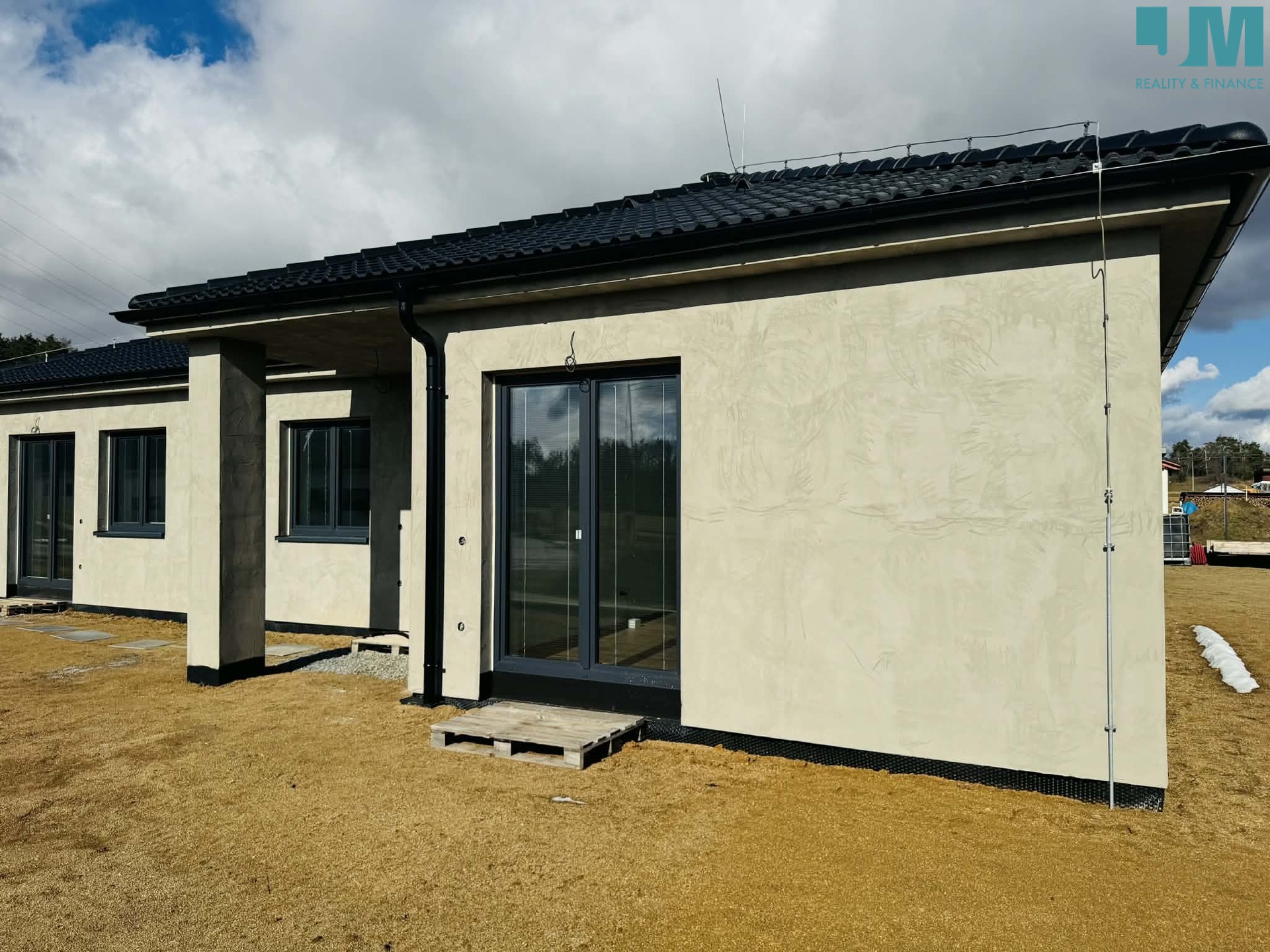 7846b989-c1f6-4c64-bd53-bd9c0846035f