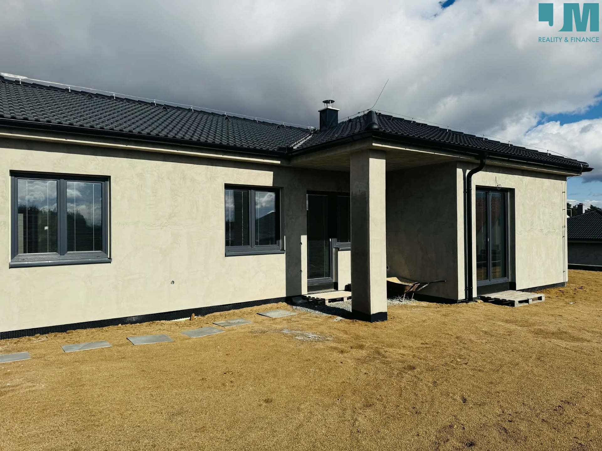 a80f3198-c63c-4f68-8b95-baf7060840f4