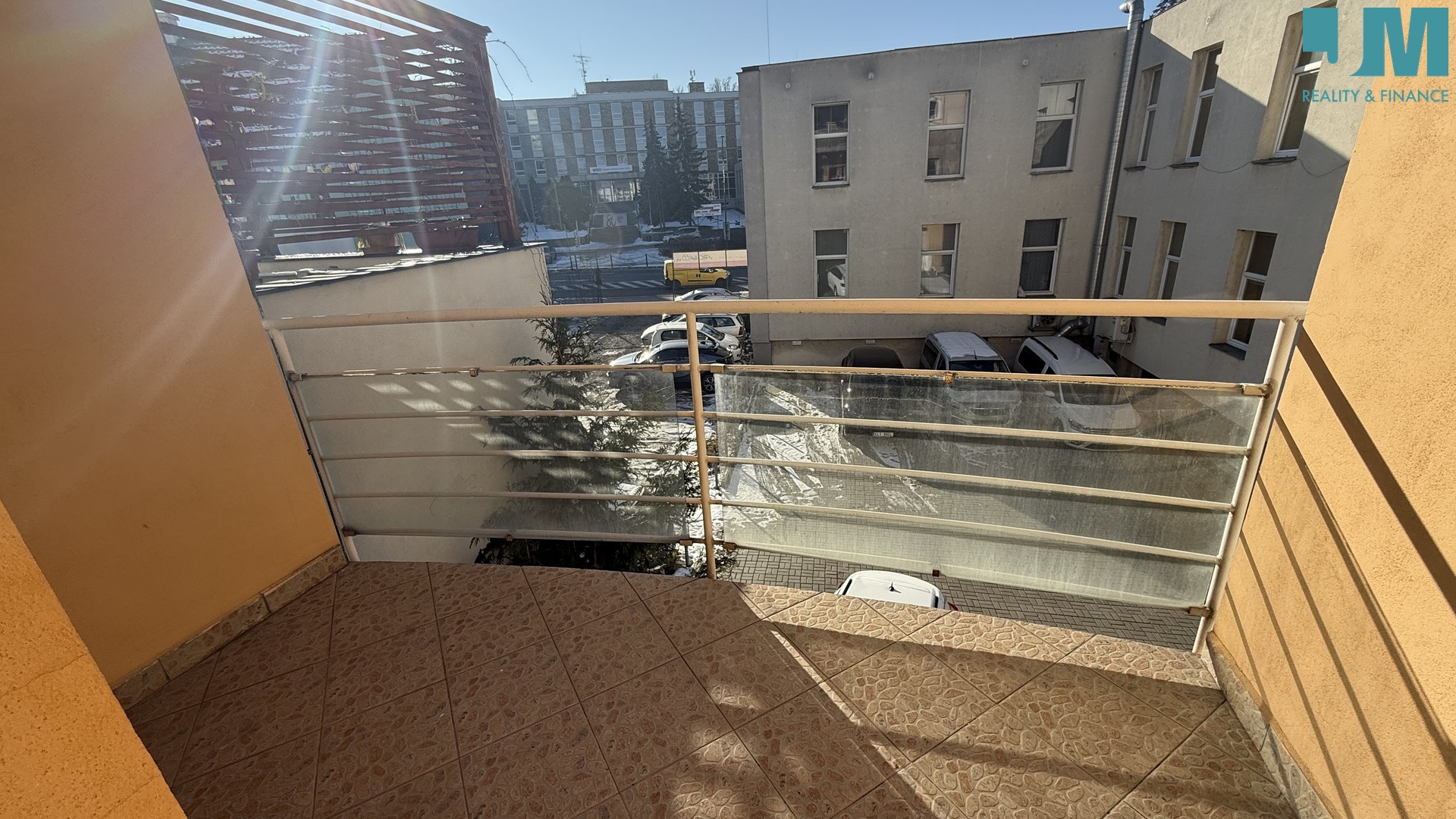 20251128_100420794_iOS