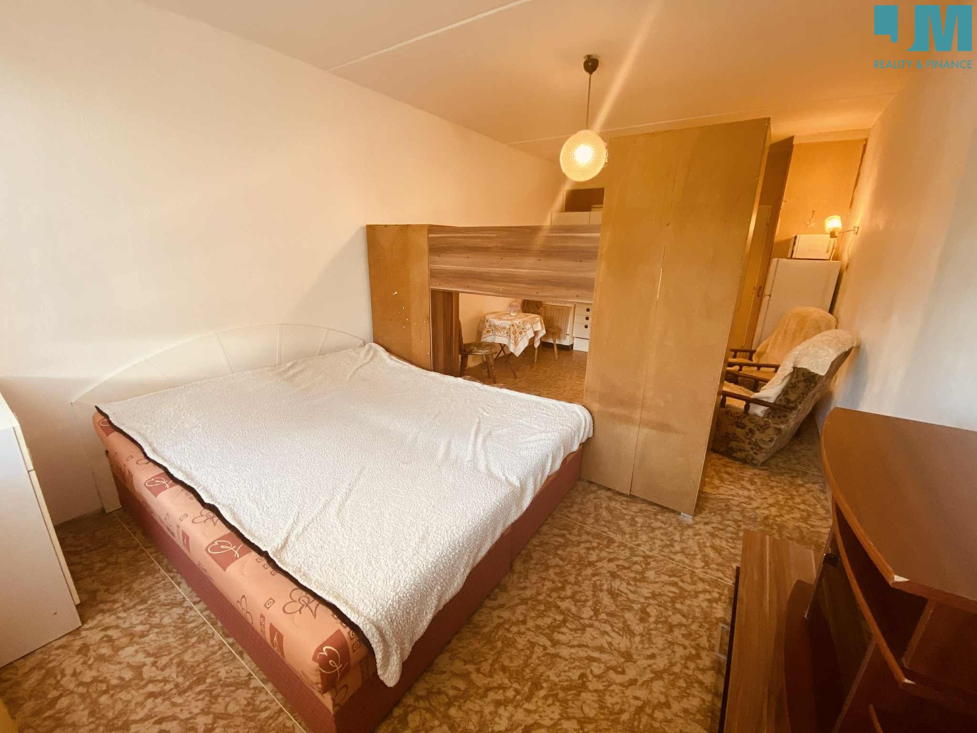 24c4ba09-9e3d-41b3-91de-bd406d60295e