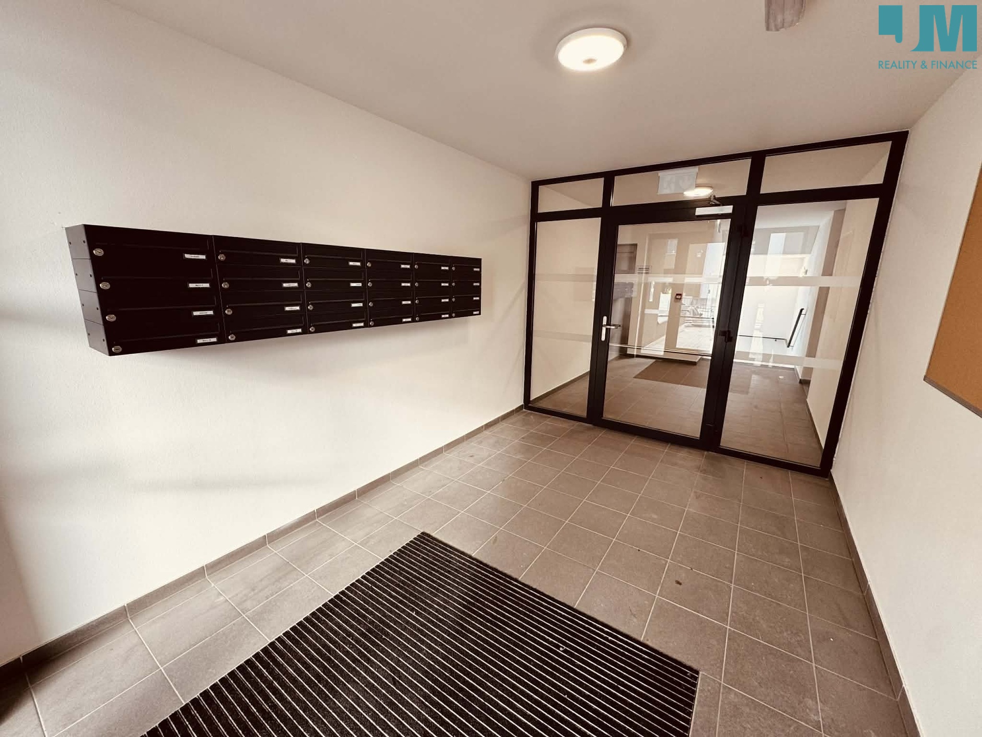 55c35604-91ab-43b1-a911-b54f880a263c