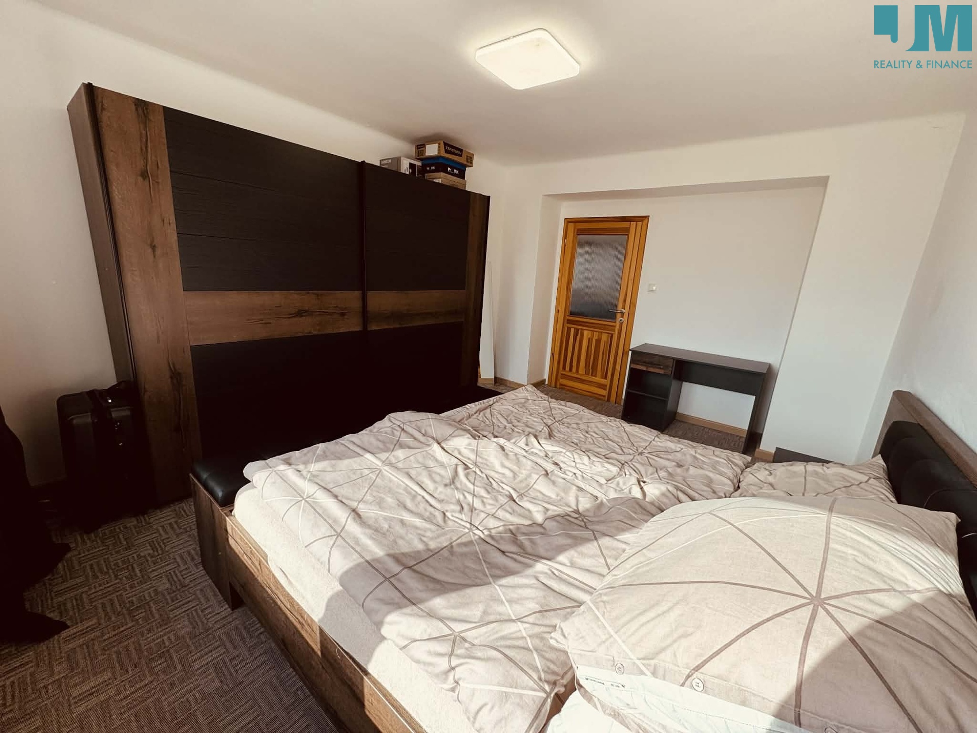 2725d54d-412c-4607-a7f3-b9cf9d85a258