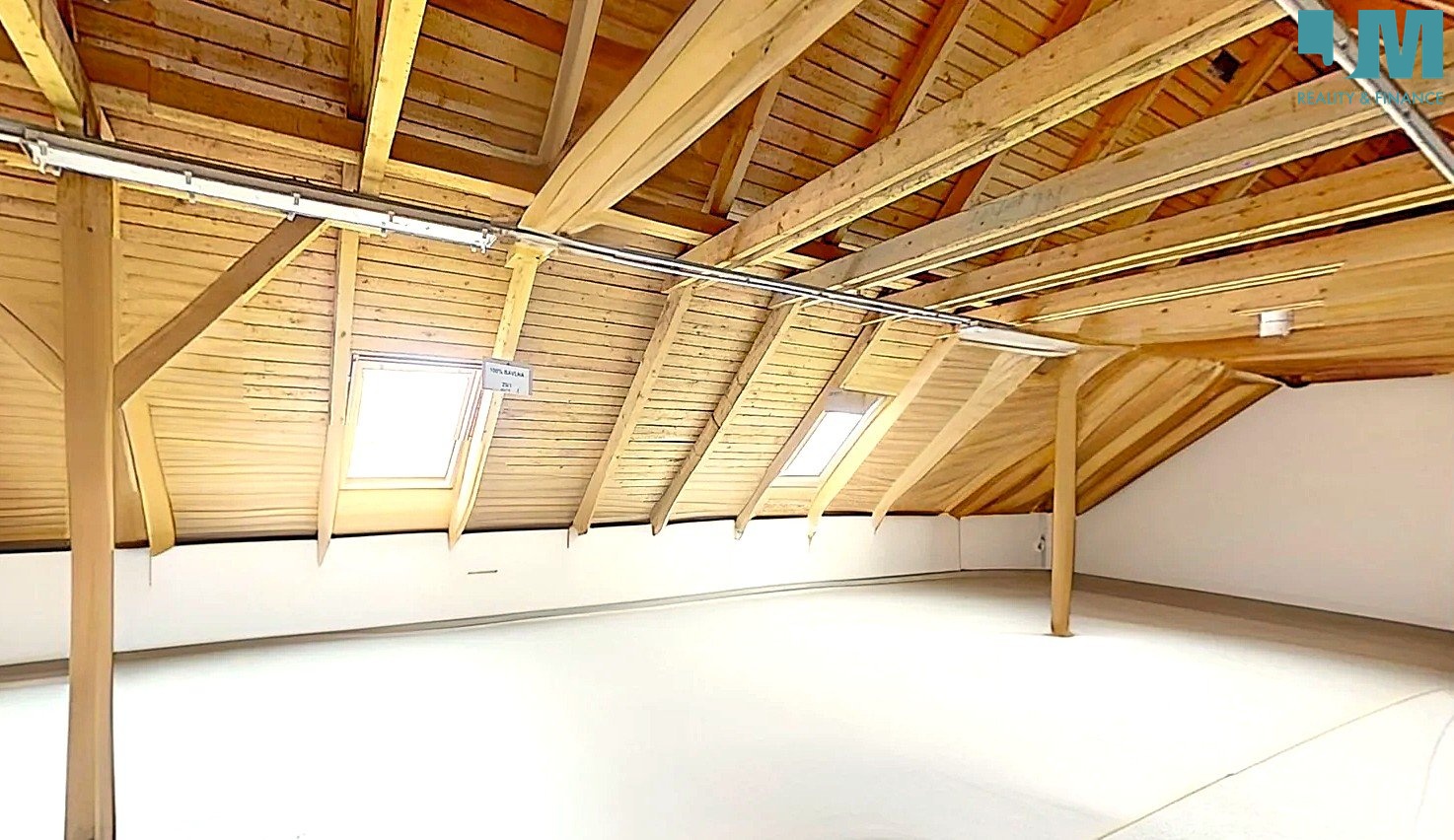 rzF2pkyRvGa-Garage