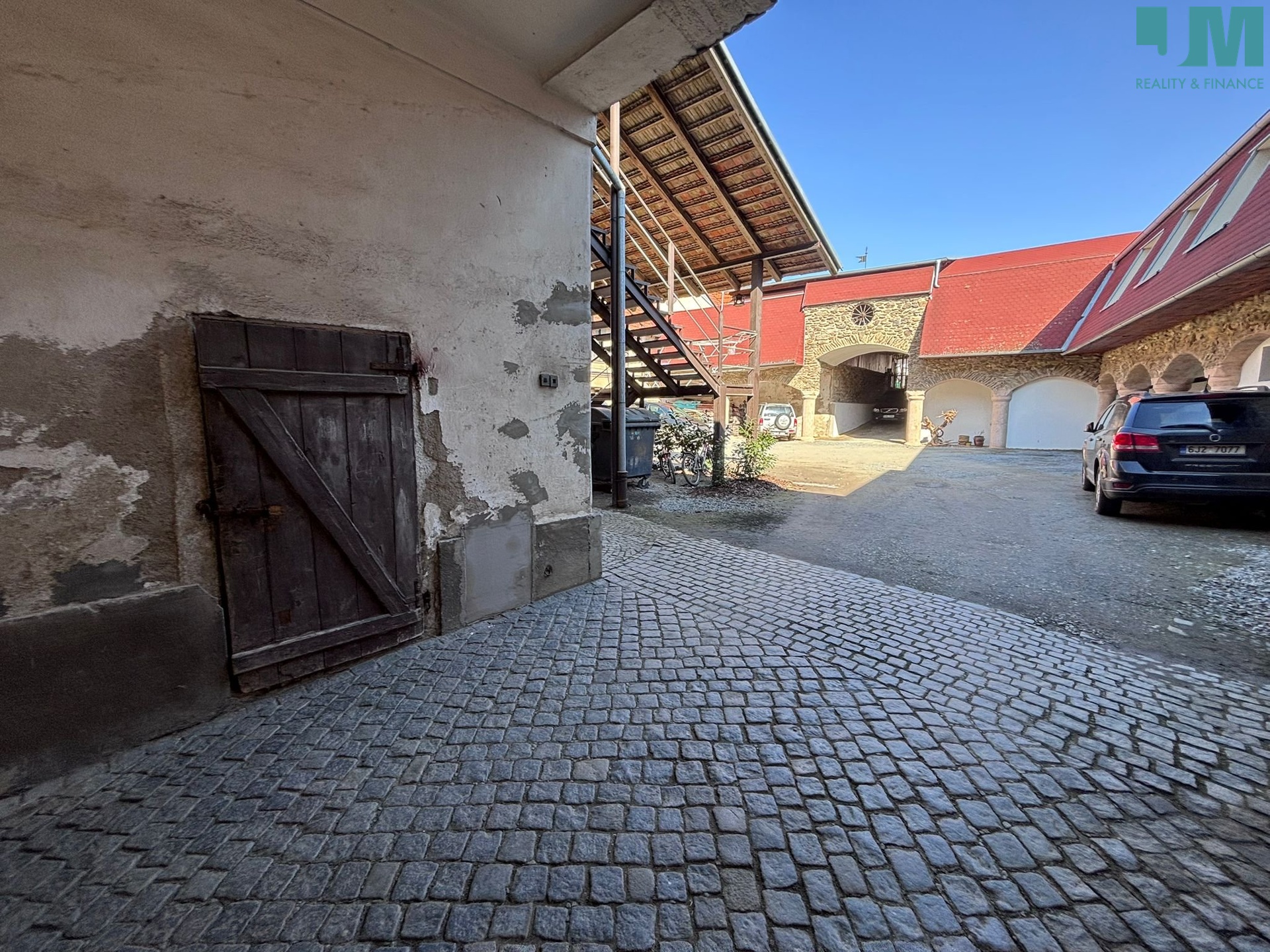 b96a7956-5ad8-4ab6-8cdc-ac3d82940cc2