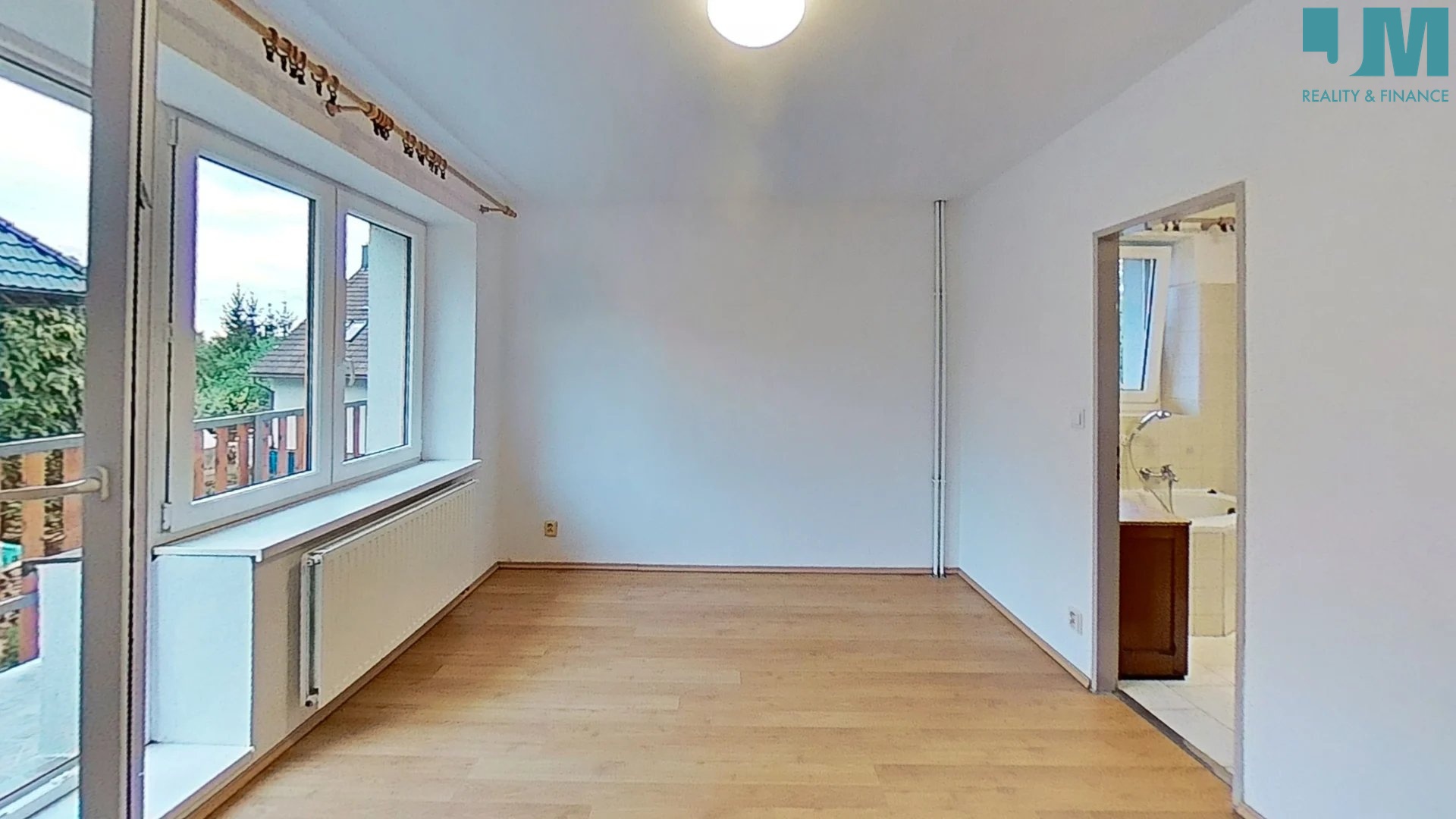 P2RAgUStSwj-Bedroom