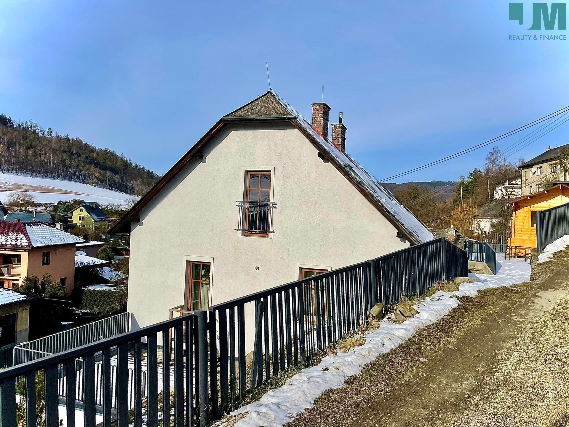 ce1b5c5d-9c1c-4fbc-a39b-76e16edf8722