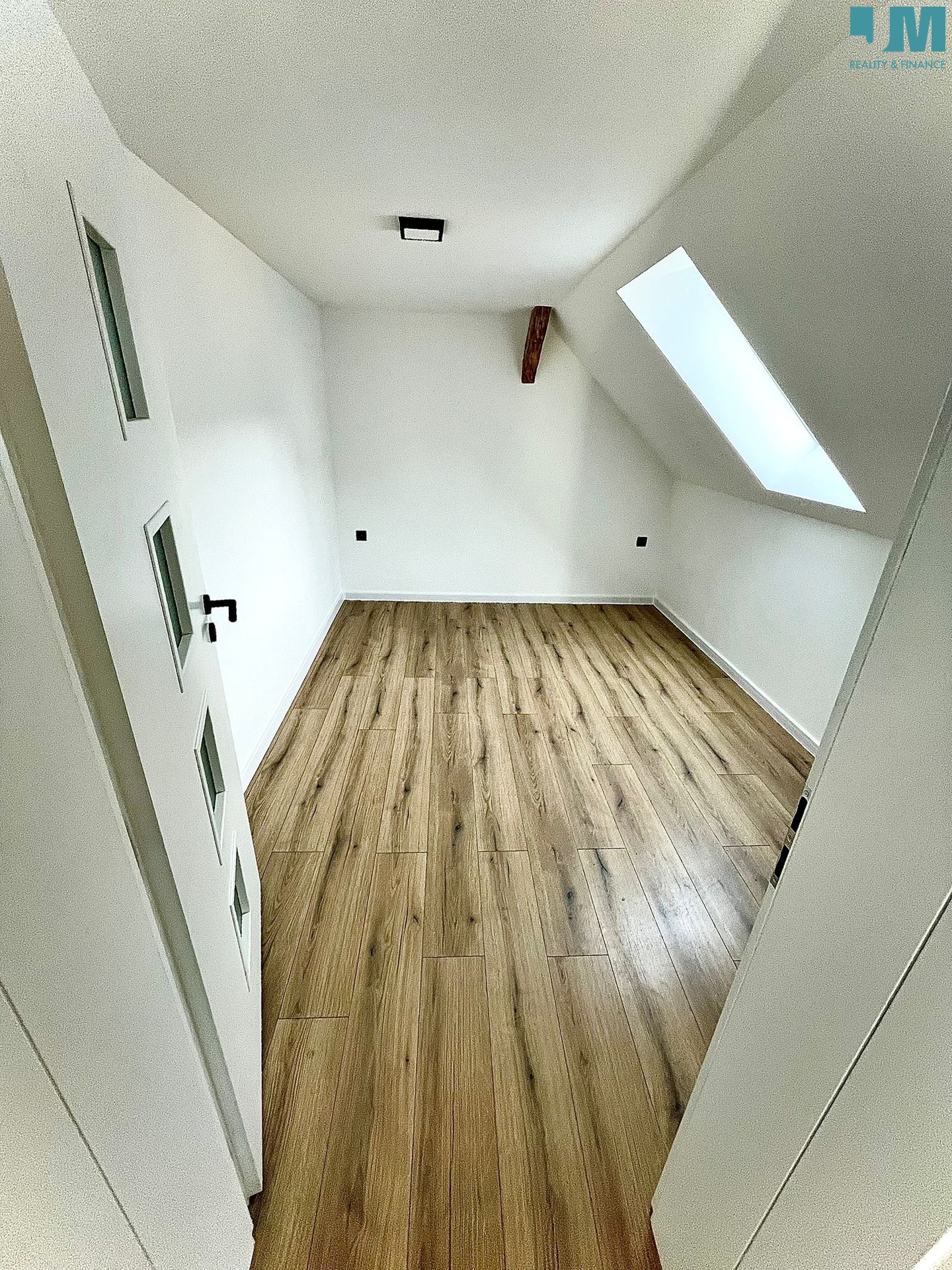 8fce933f-294c-450c-9266-ea536bb8251b