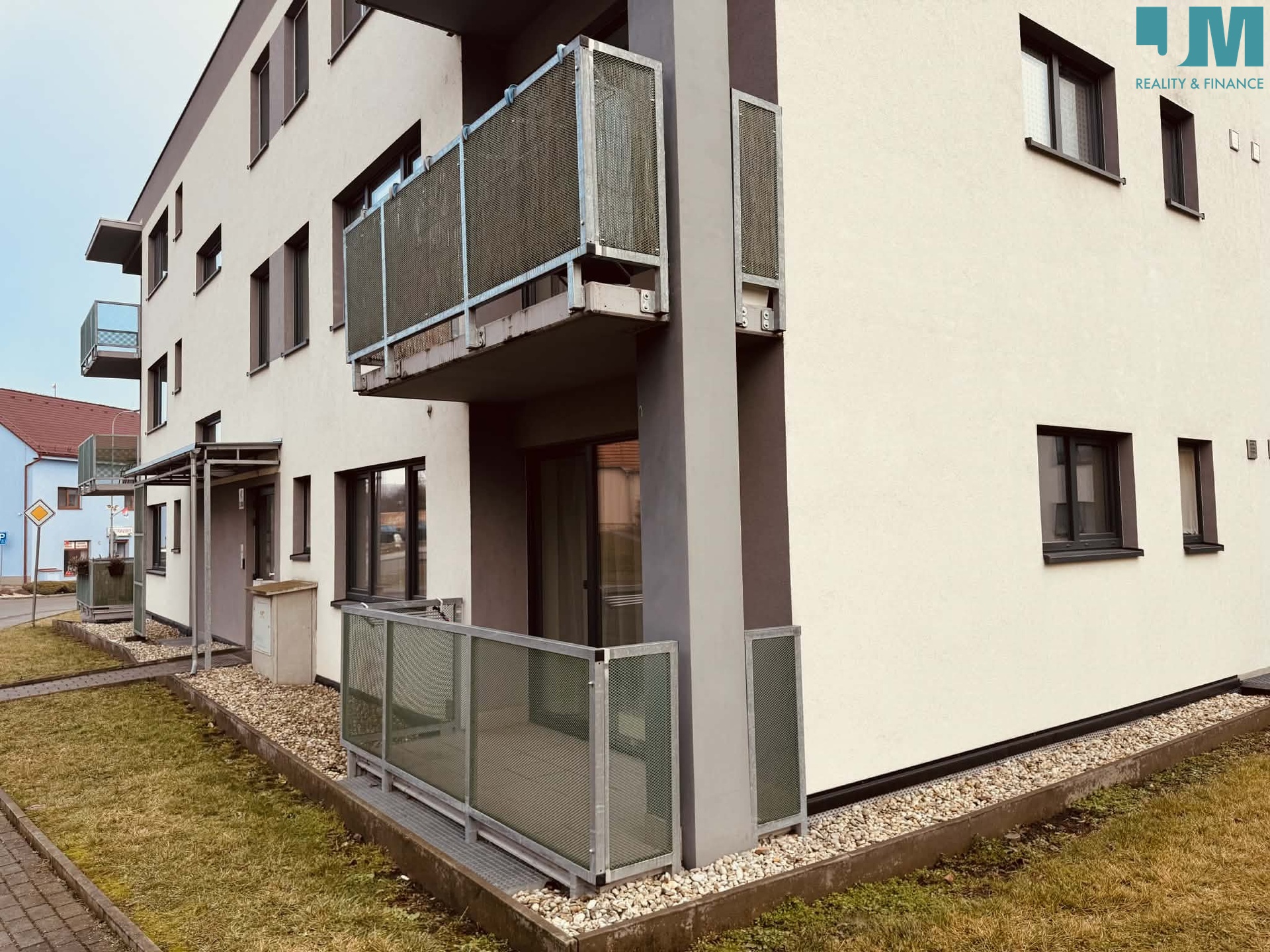 8eaf9156-ab4e-44d3-ad74-693e59e367be