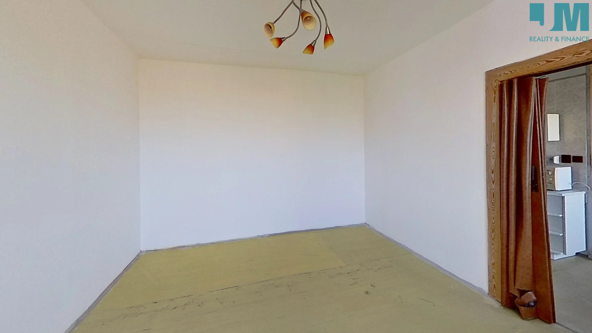 qg36rkdnMKz-Bedroom