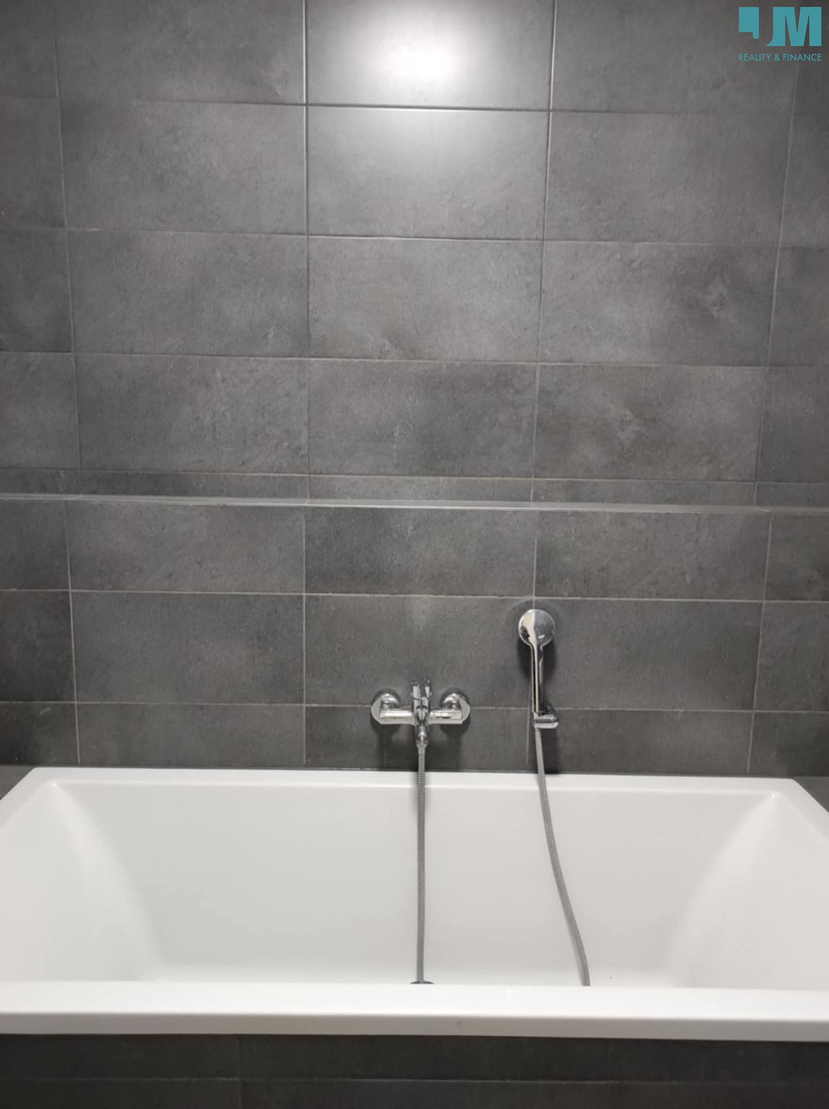 62068579-02cc-4d67-a05a-3de108bf91a7