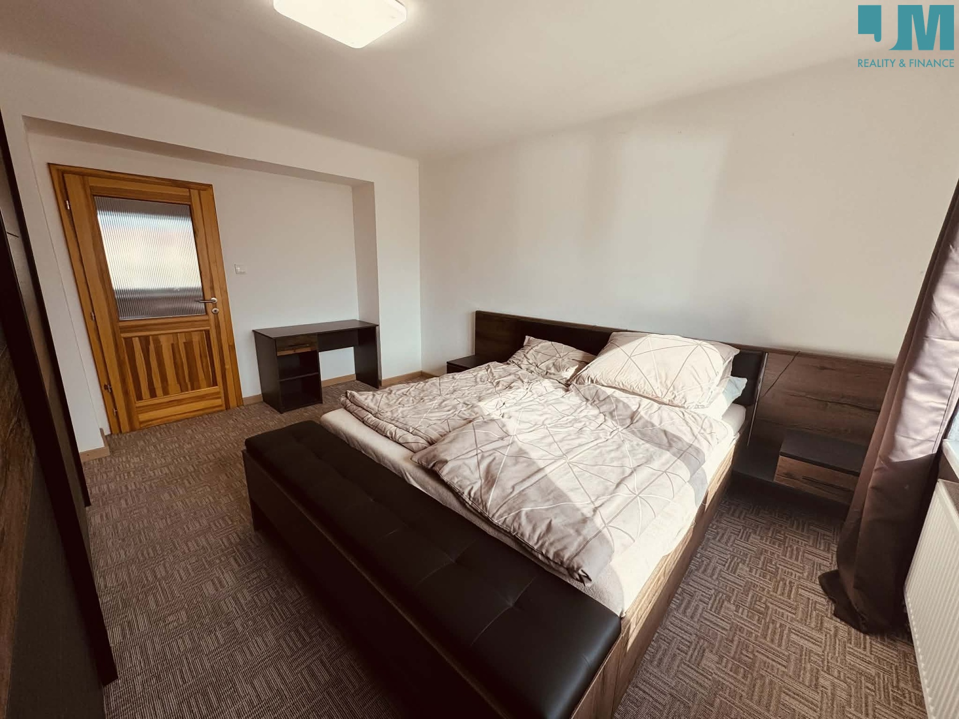 e638ec8d-a8f1-4cdc-a046-8e0639553686