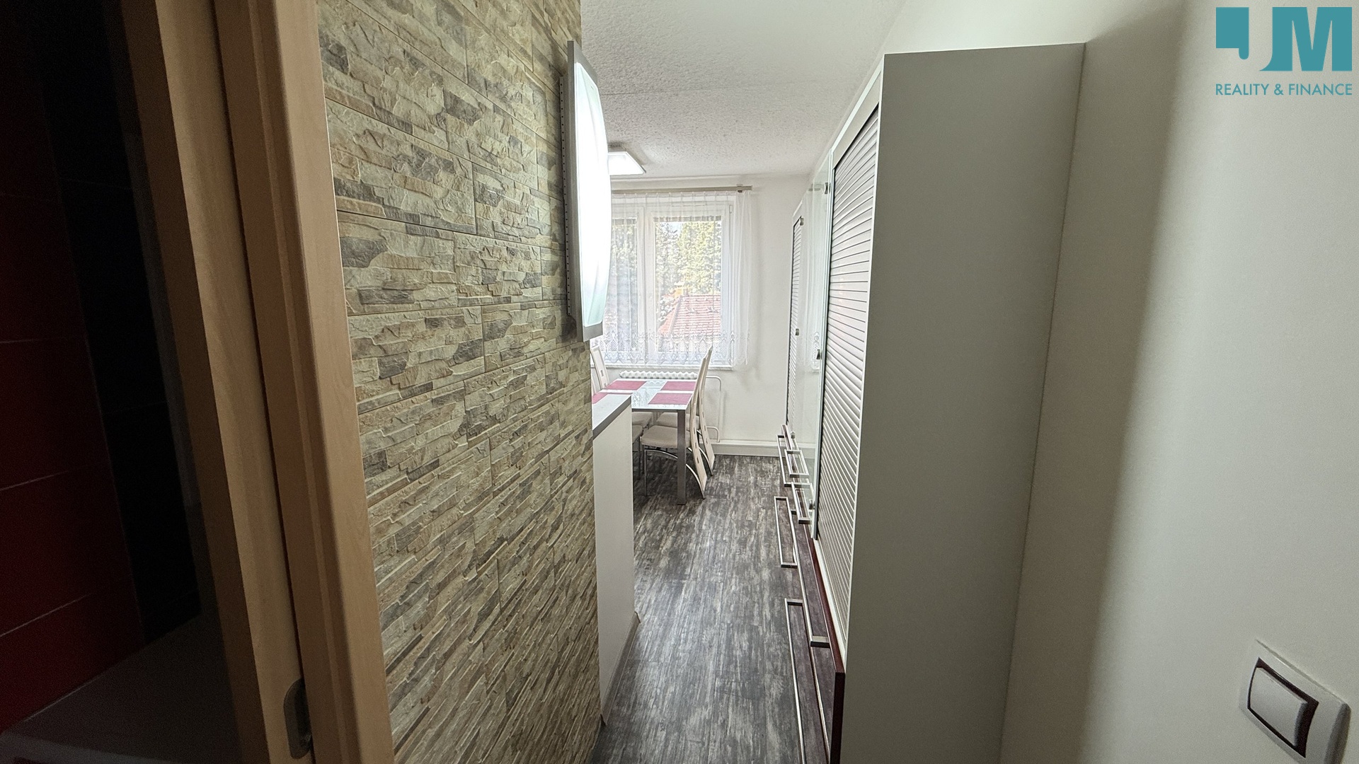 20251024_094737059_iOS