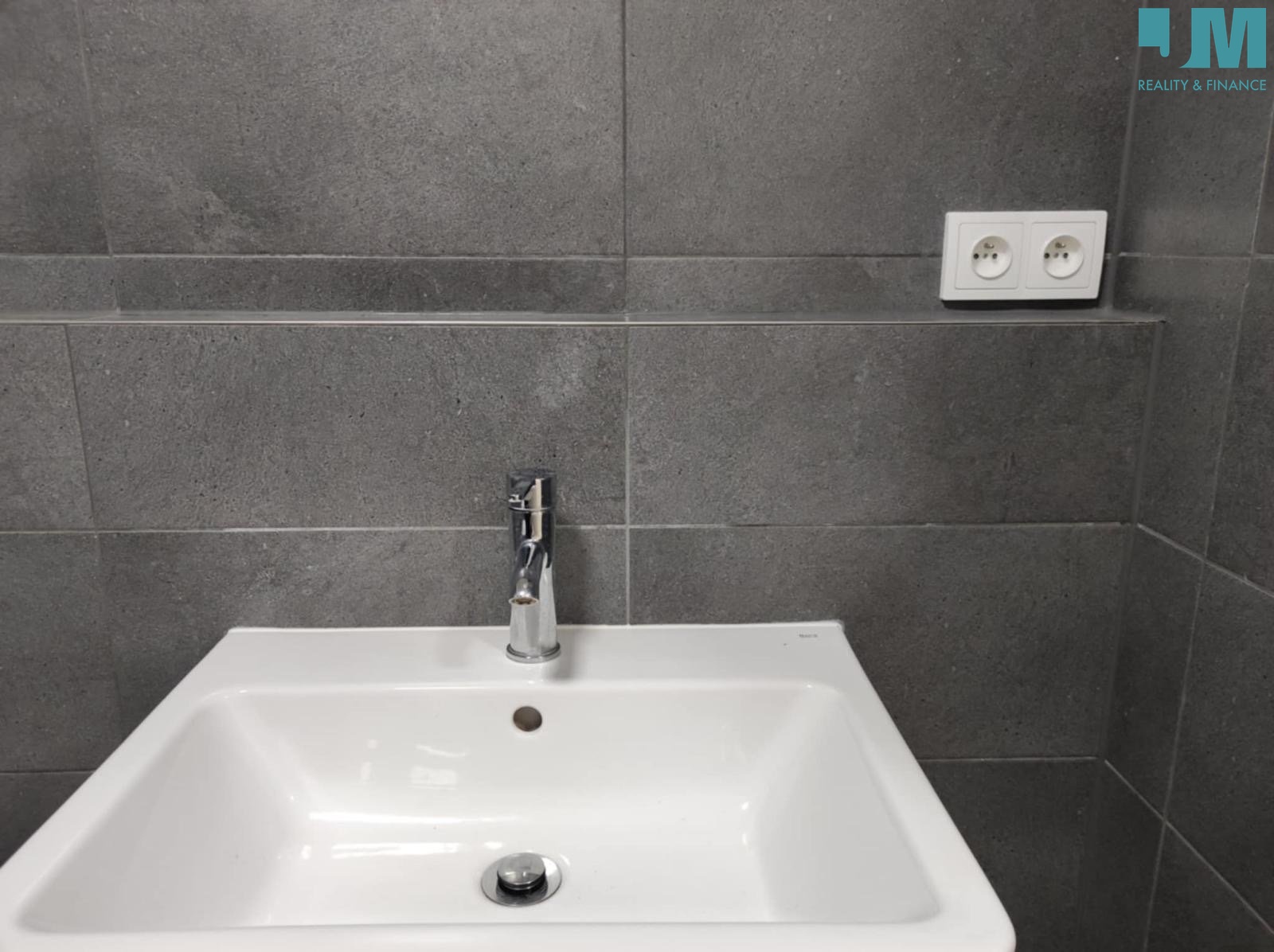 fa825b14-3500-40c8-9479-133f72c2c5bd