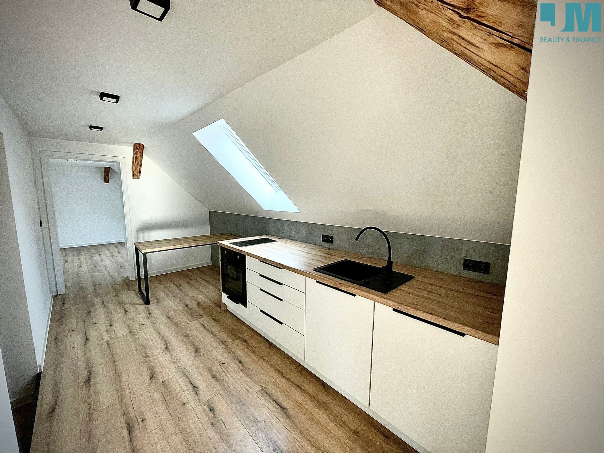 8dc1ecf8-43fd-4c7a-bae3-5331d9c67b21