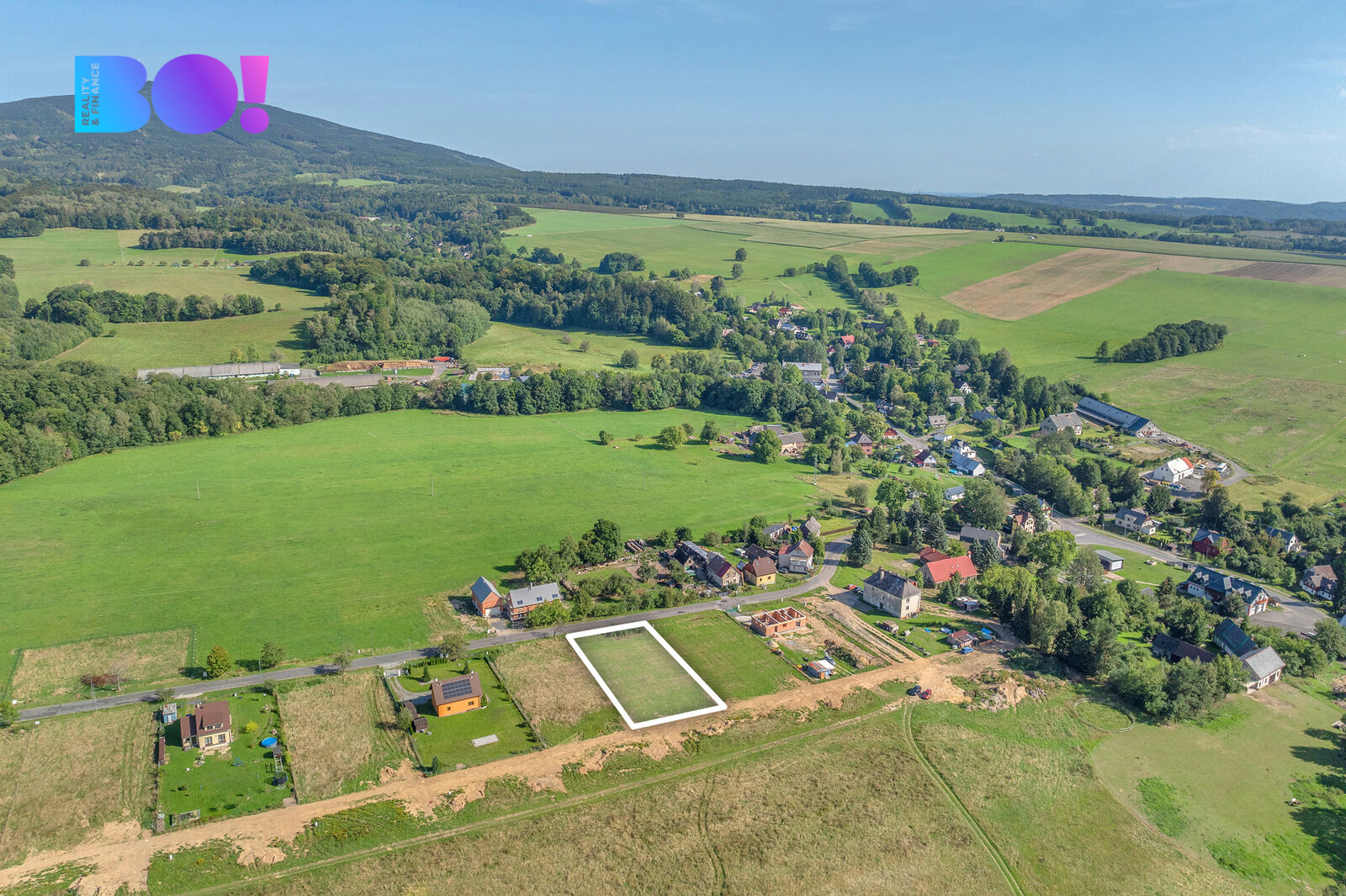 Pohled na pozemek
