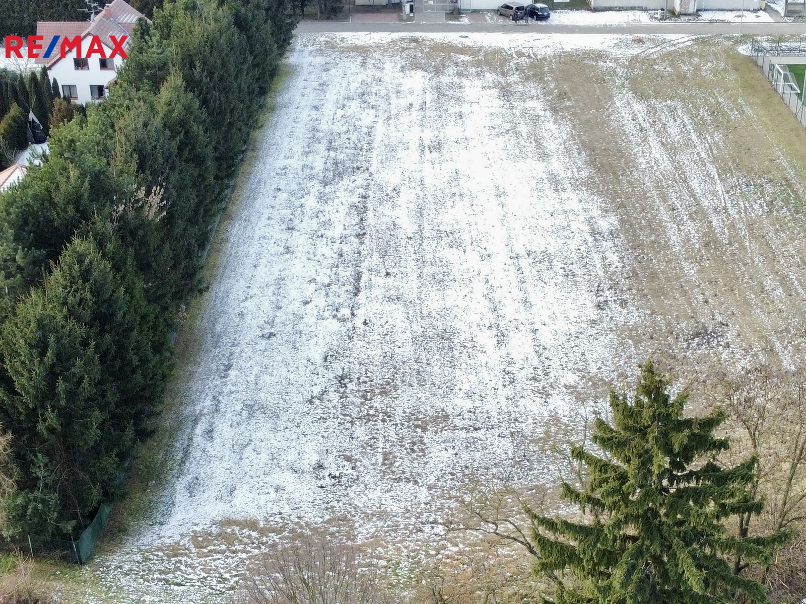 Pohled ze zadní části parcely