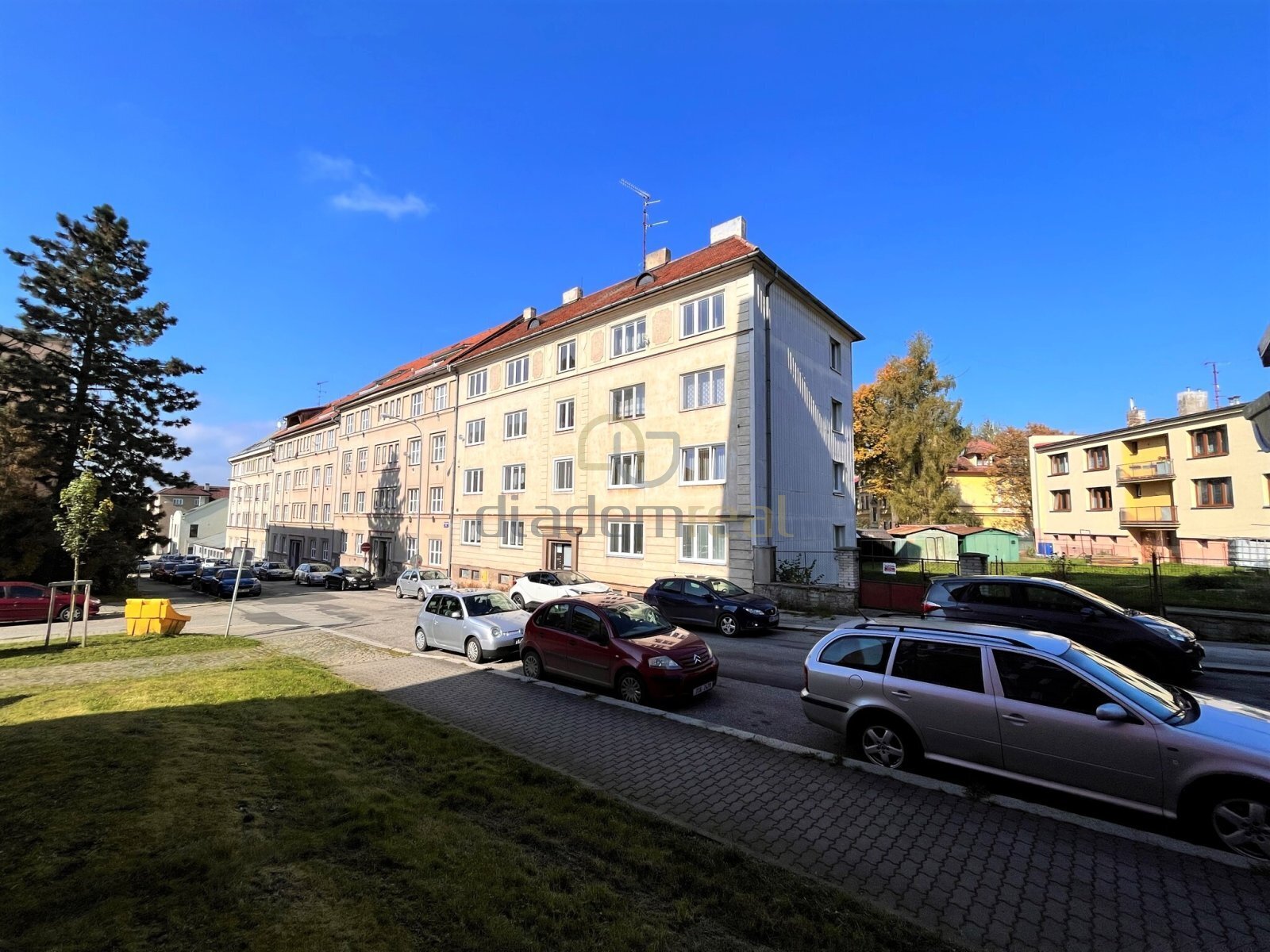 Prodej bytu 3+1, 77 m² Jindřichův Hradec, Jindřichův Hradec II, Schwaigrova, obrázek 1