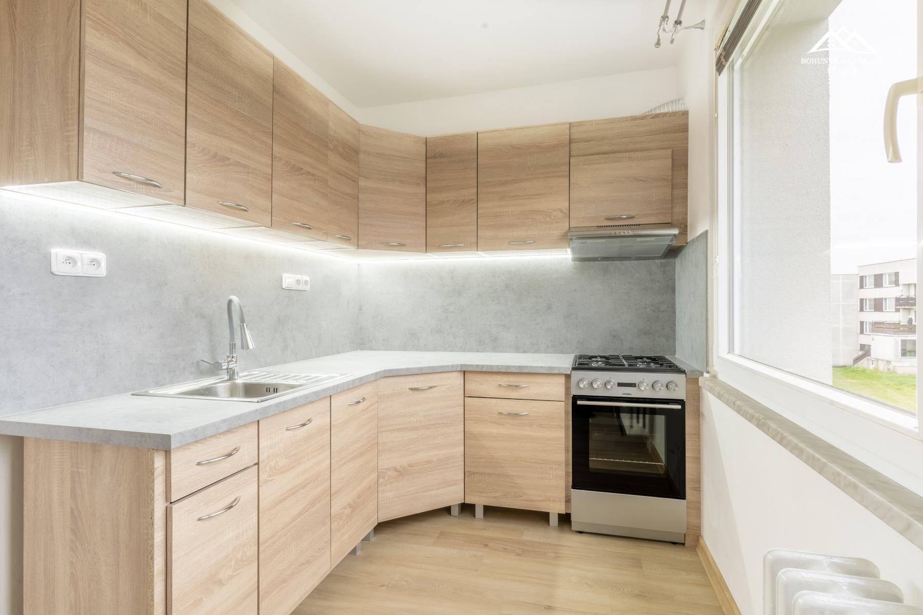 Pronájem bytu 3+1 Seč 12 000 Kč za měsíc, foto 1