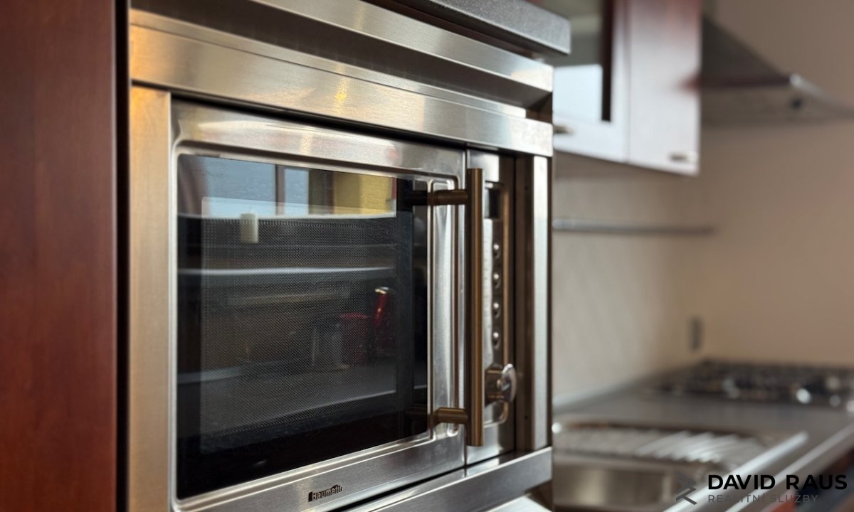 pronajem-zarizeneho-podkrovniho-bytu-1-kk-61m-ul-g