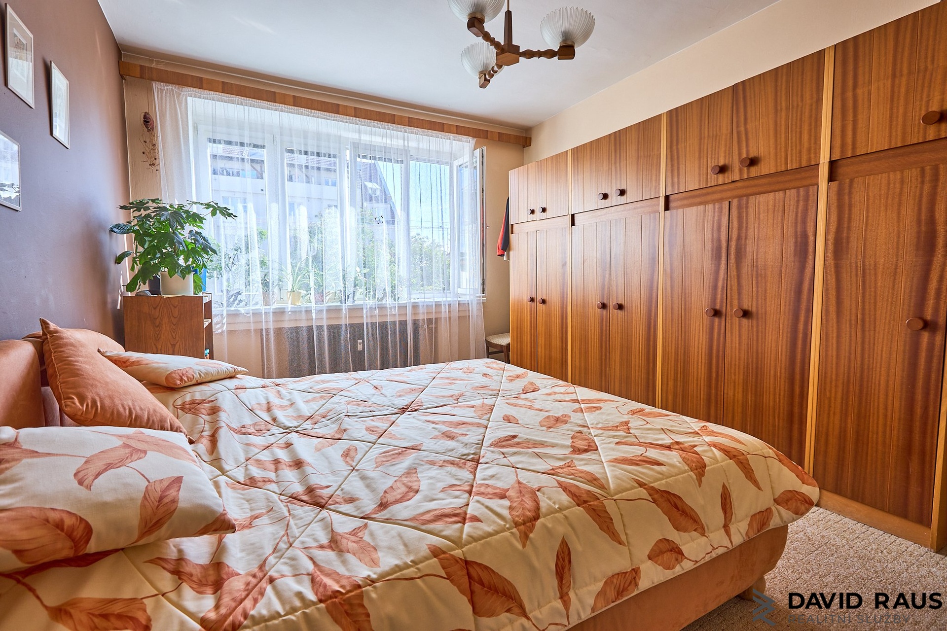 Vyškov_ ložnice_ pohled 2