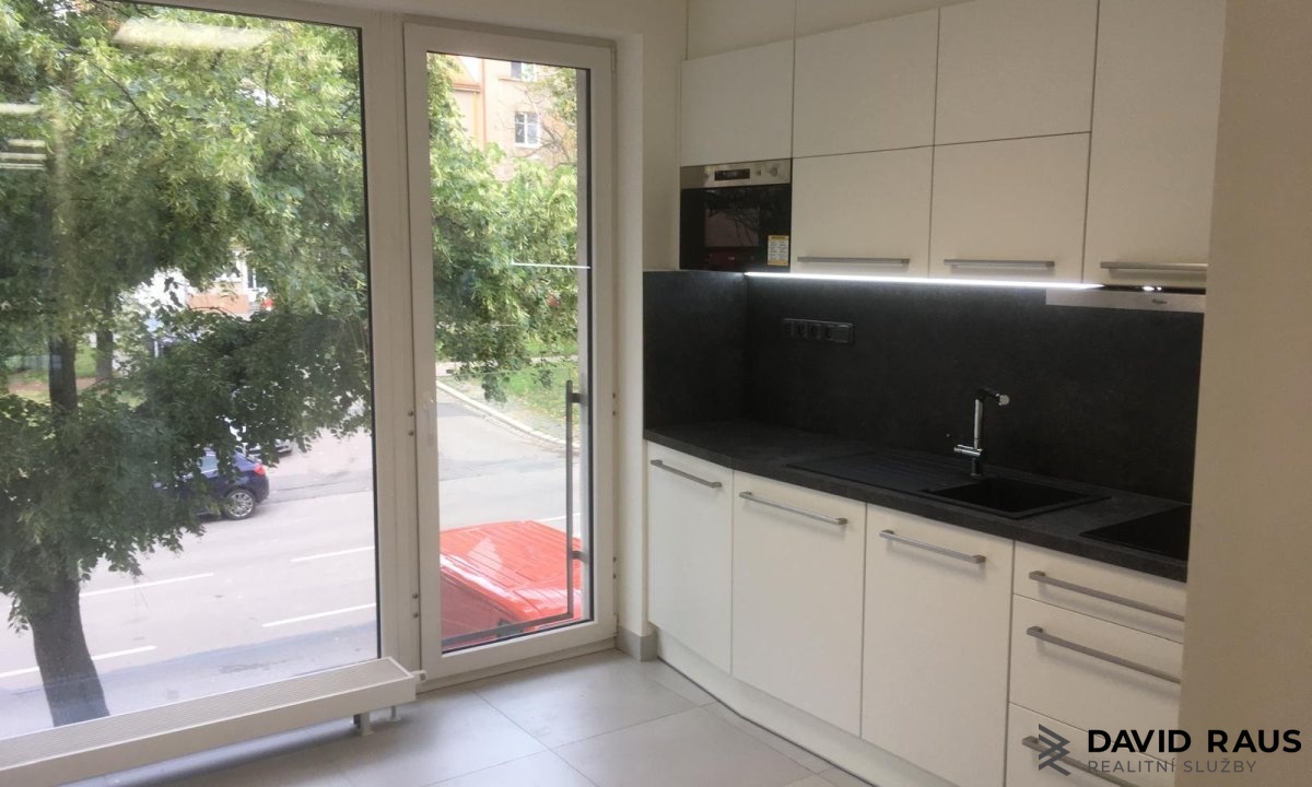 prodej-obchodni-jednotky-79-m-mojmirovo-namesti-6-brno_6357