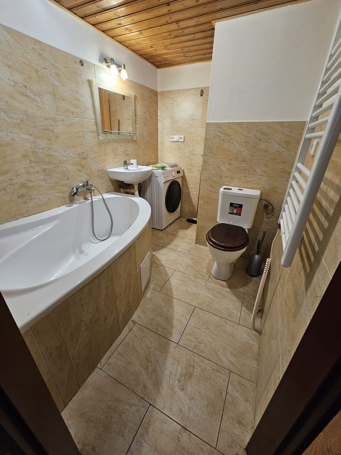 64f2fd0f-b67b-483b-aeca-b5fabf5d659b