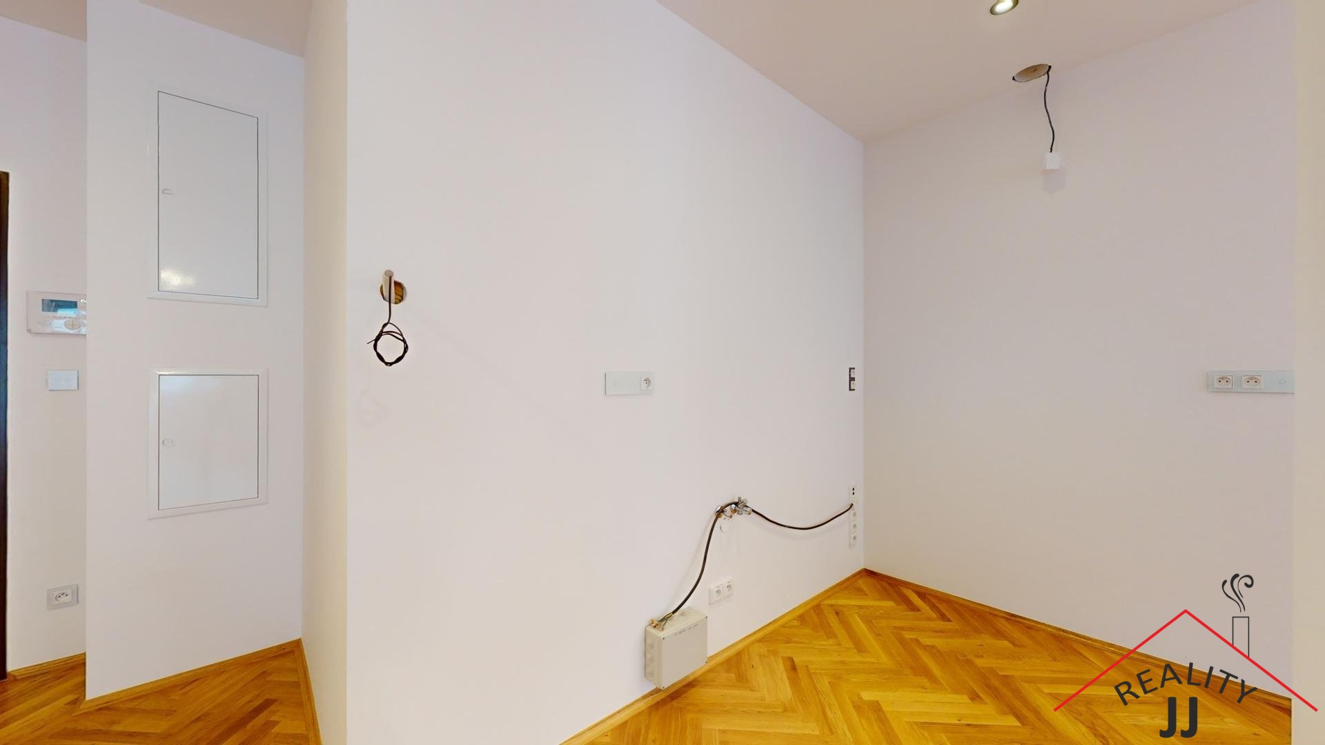Apartment-for-sell-Smilovskeho-street-Prague-2-030