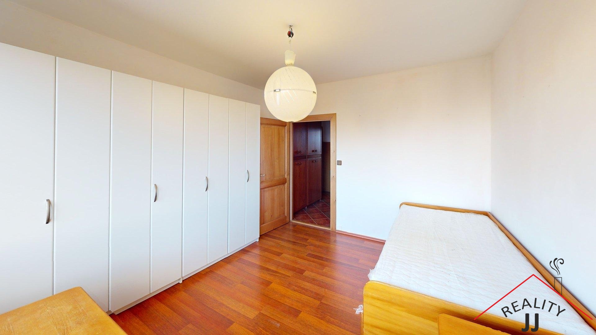 Apartment-31-Mazurska-street-Prague-8for-sell-Bedr