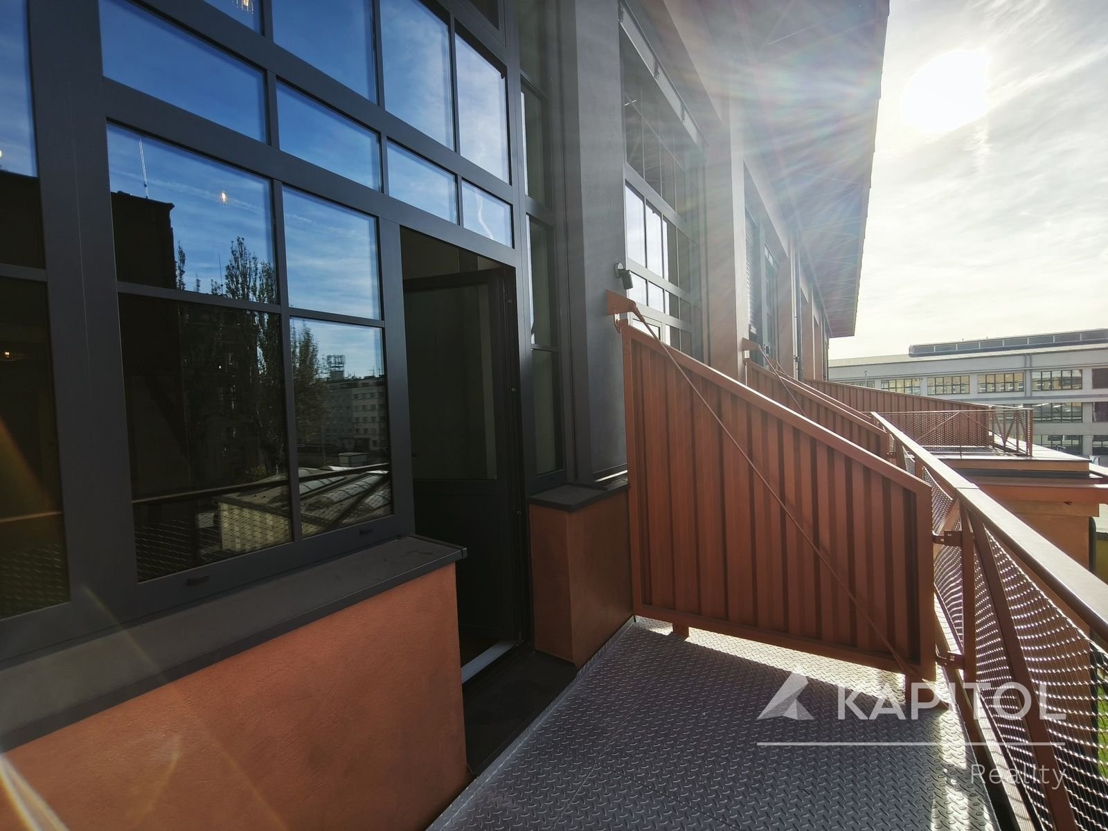 Balkon orientovaný na západní stranu