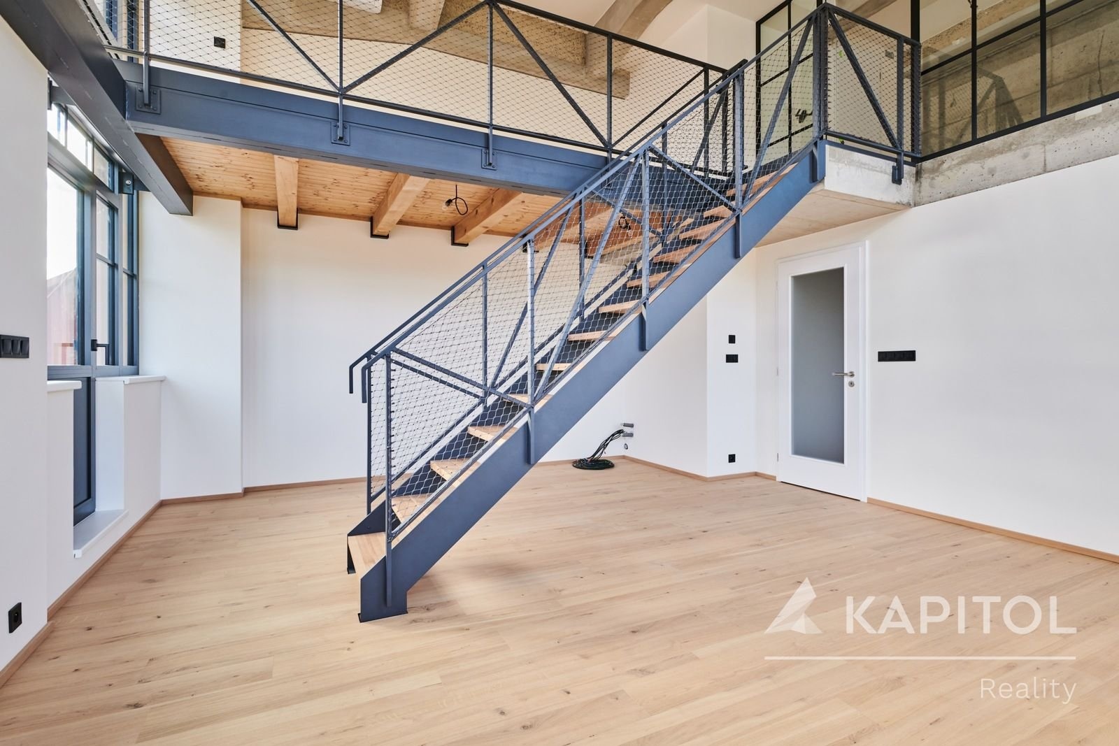 Pohled na prostor pro kuchyňskou linku