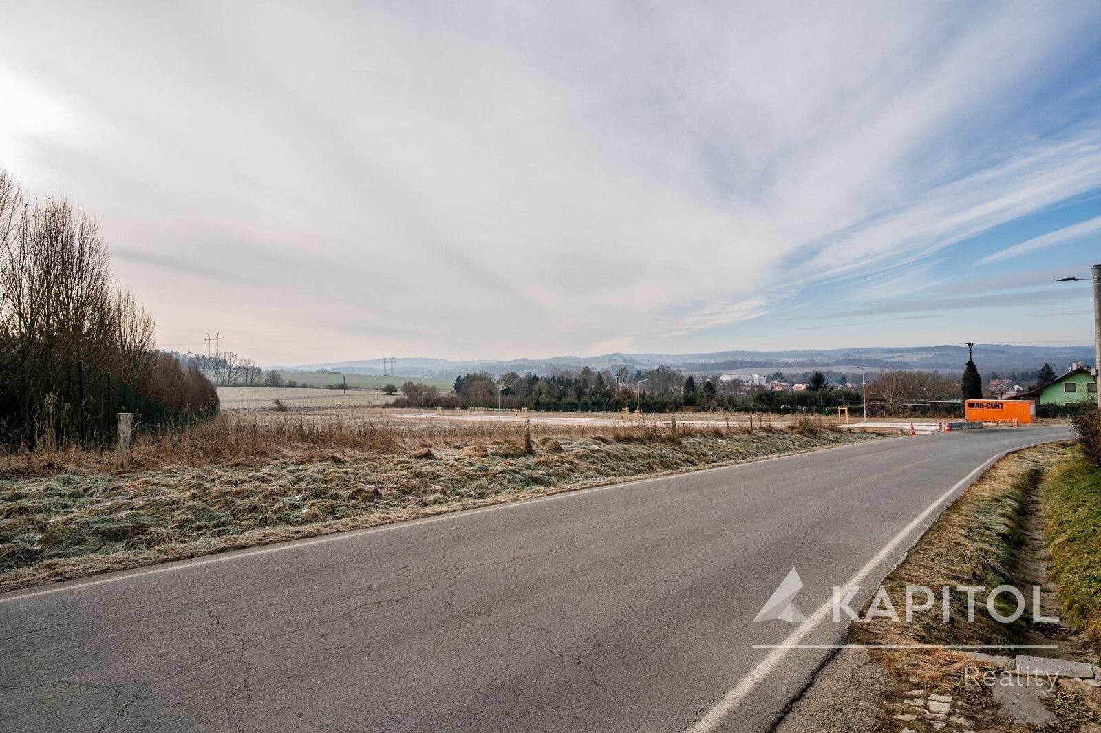 Příjezdová komunikace zima 2026