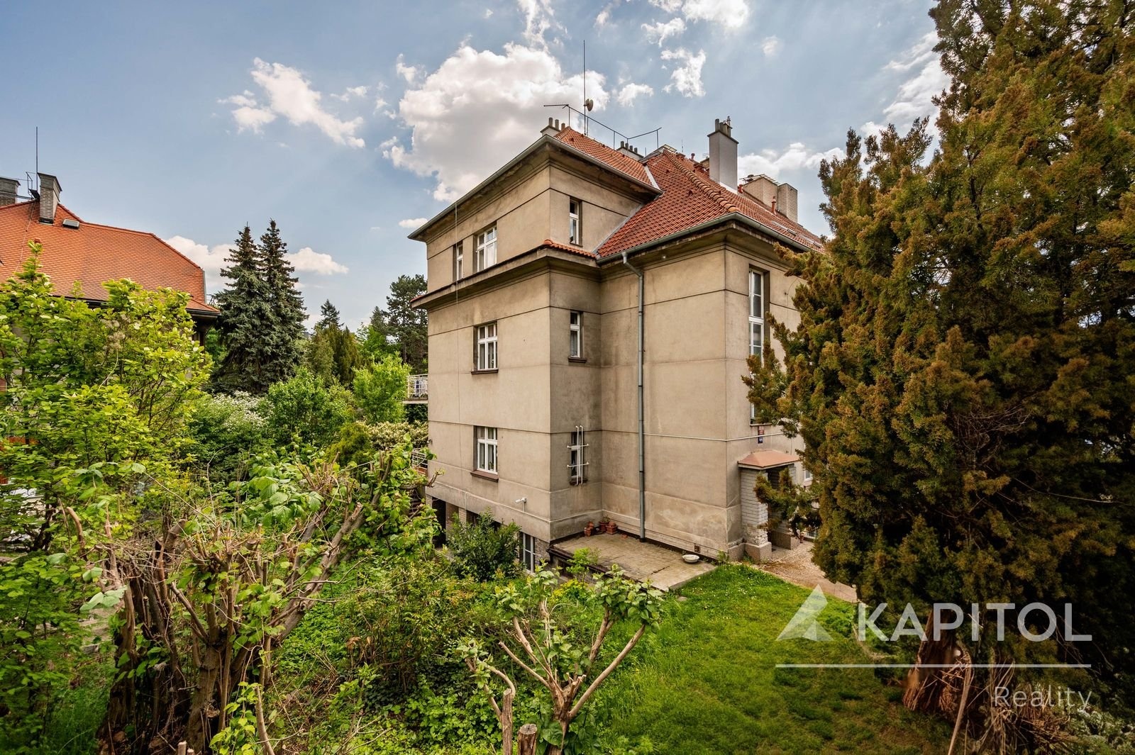 Pohled z ulice Ke Klimentce