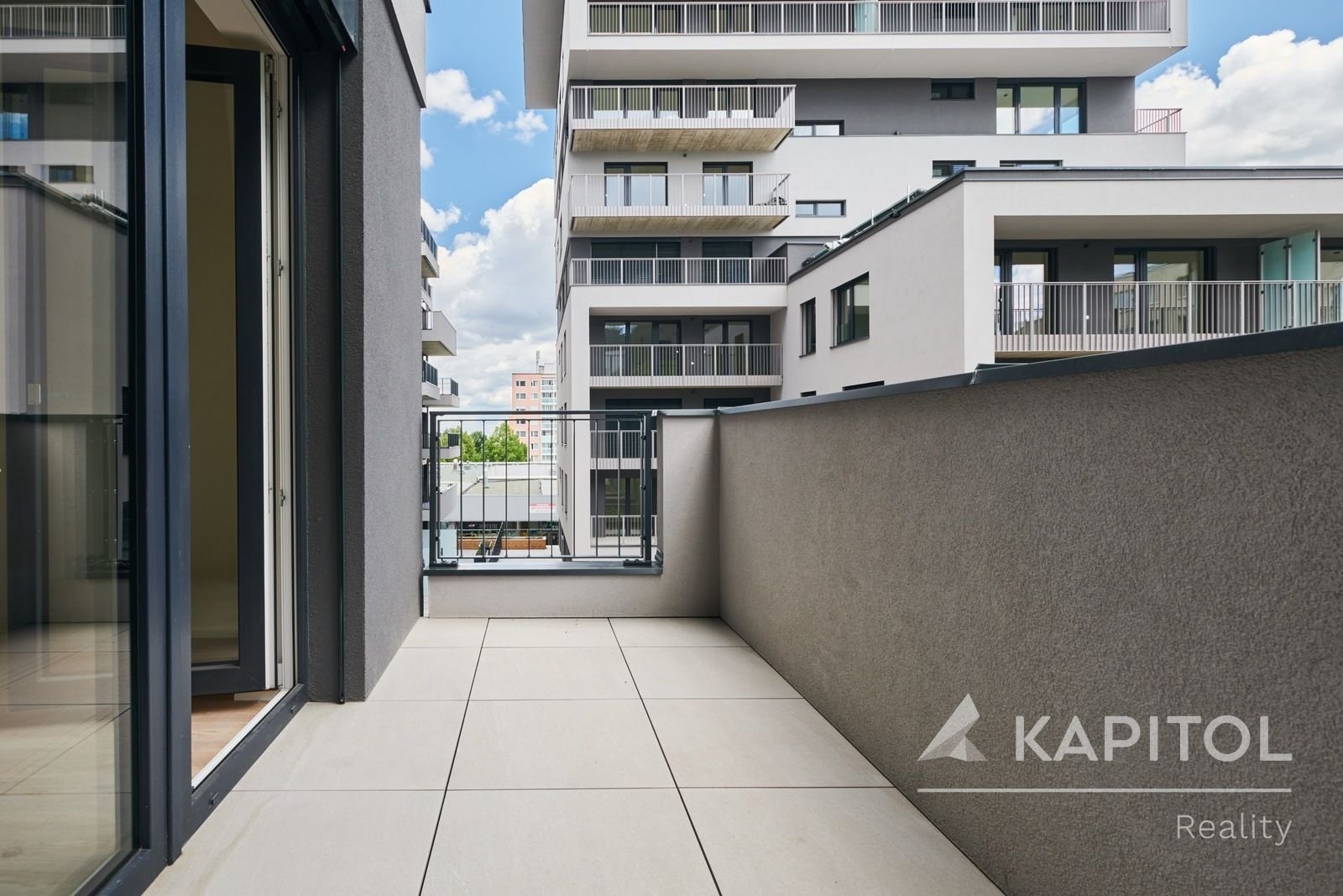Balkon orientovaný na jižní stranu