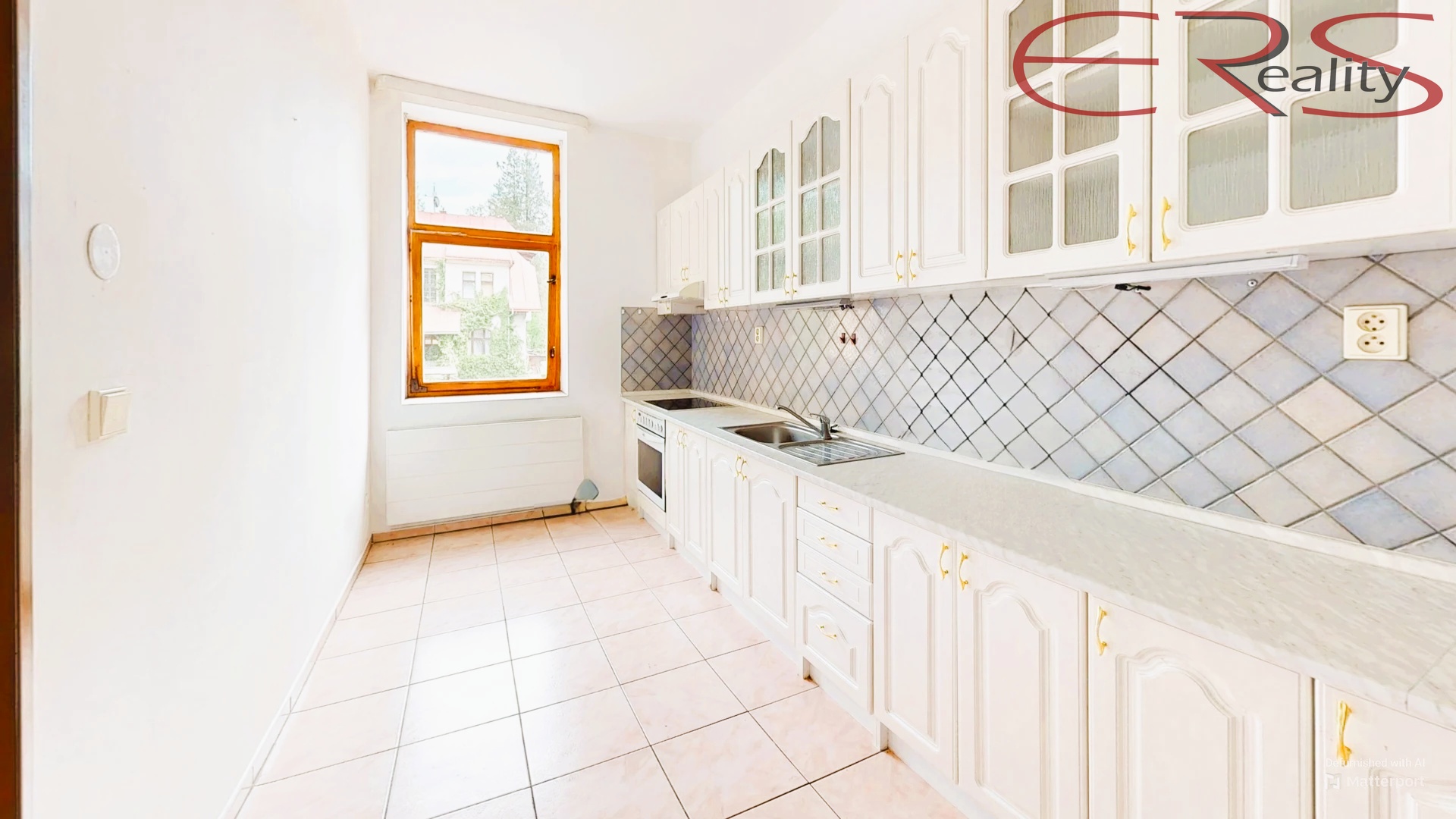 D3pEsscwTma-Kitchen