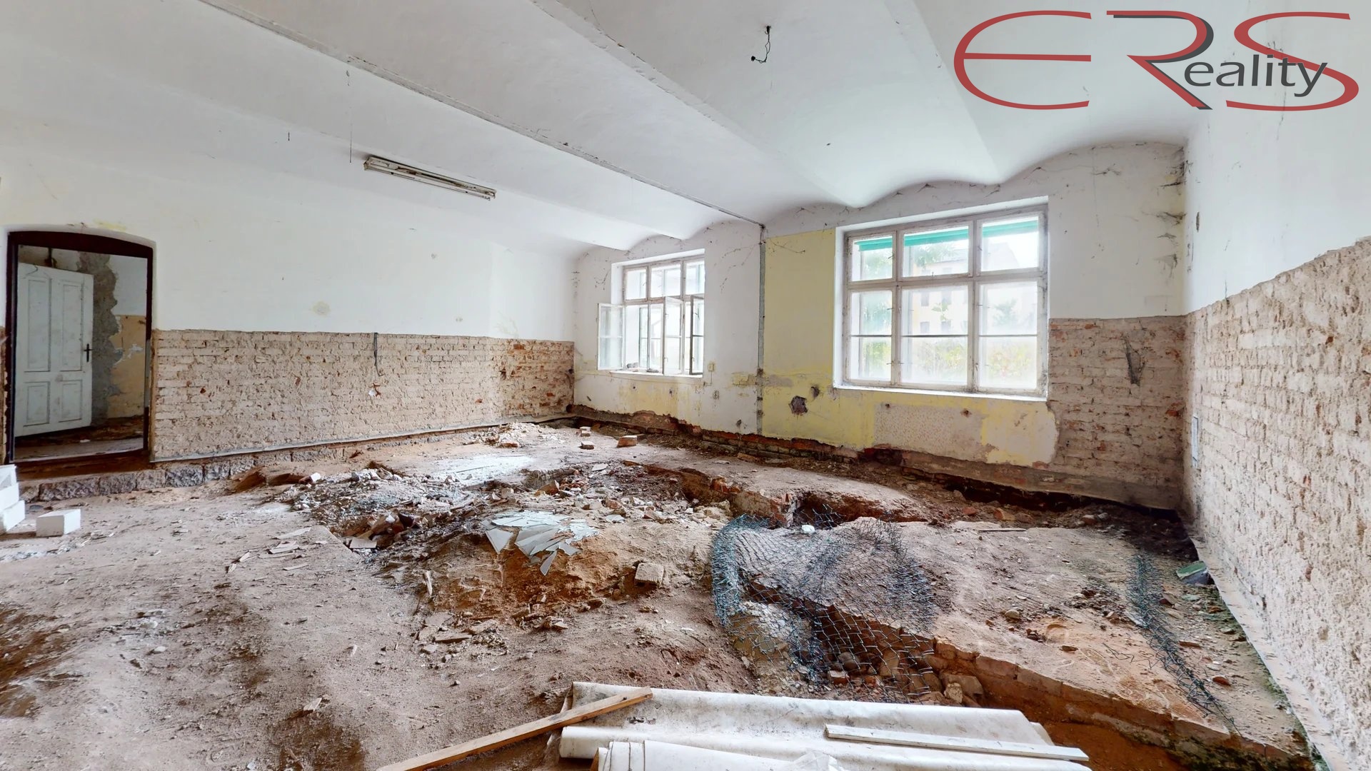TwDJZC9NhQ9-Bedroom