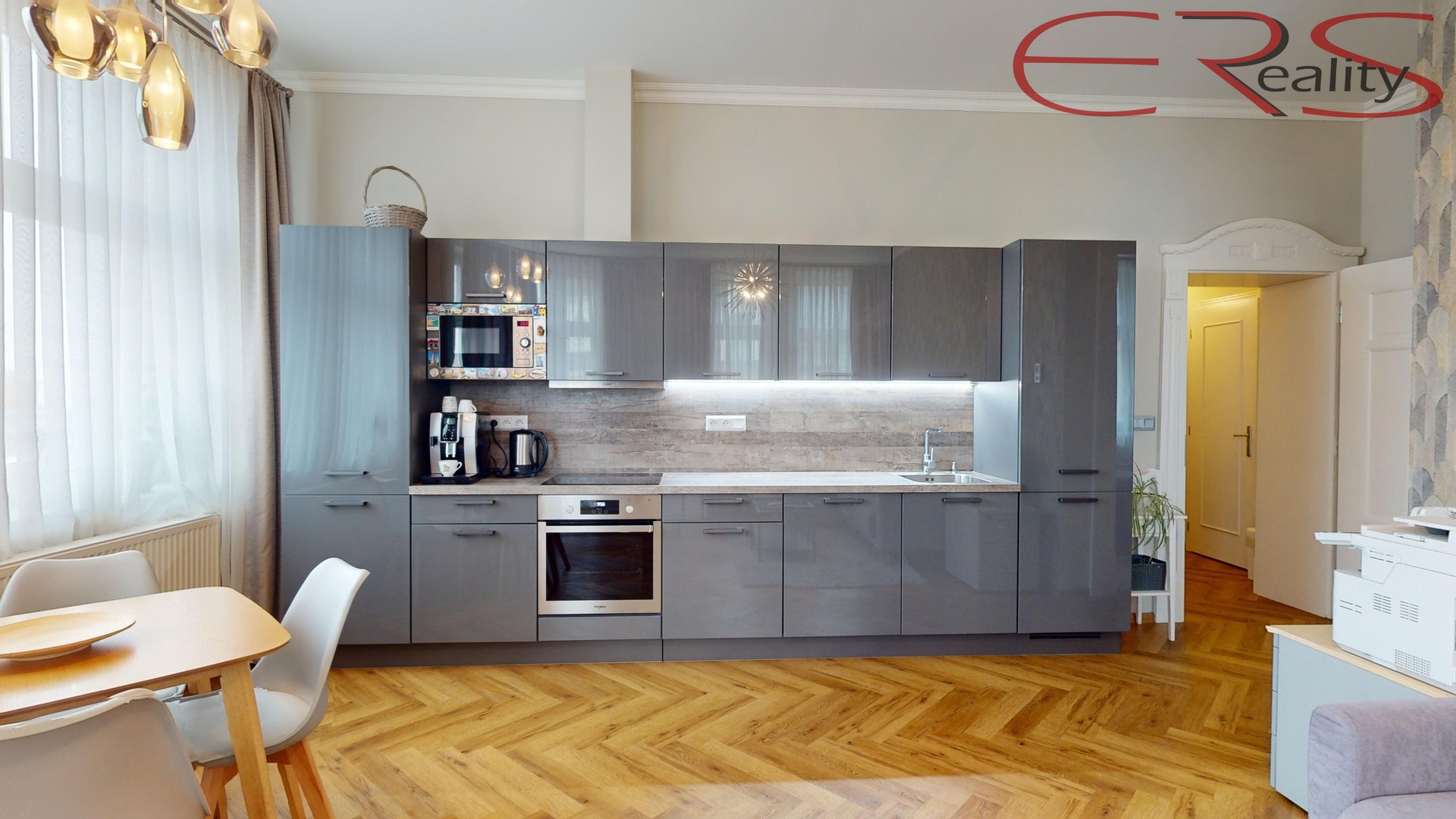 Jizera-3NP-balkon-vyhled-na-radnici-03042024_152416