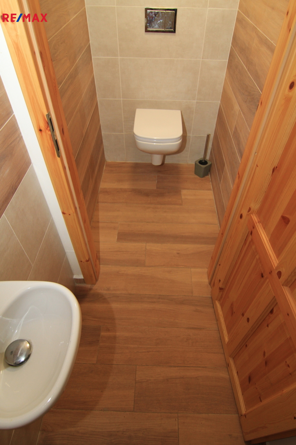 samostatné WC přízemí