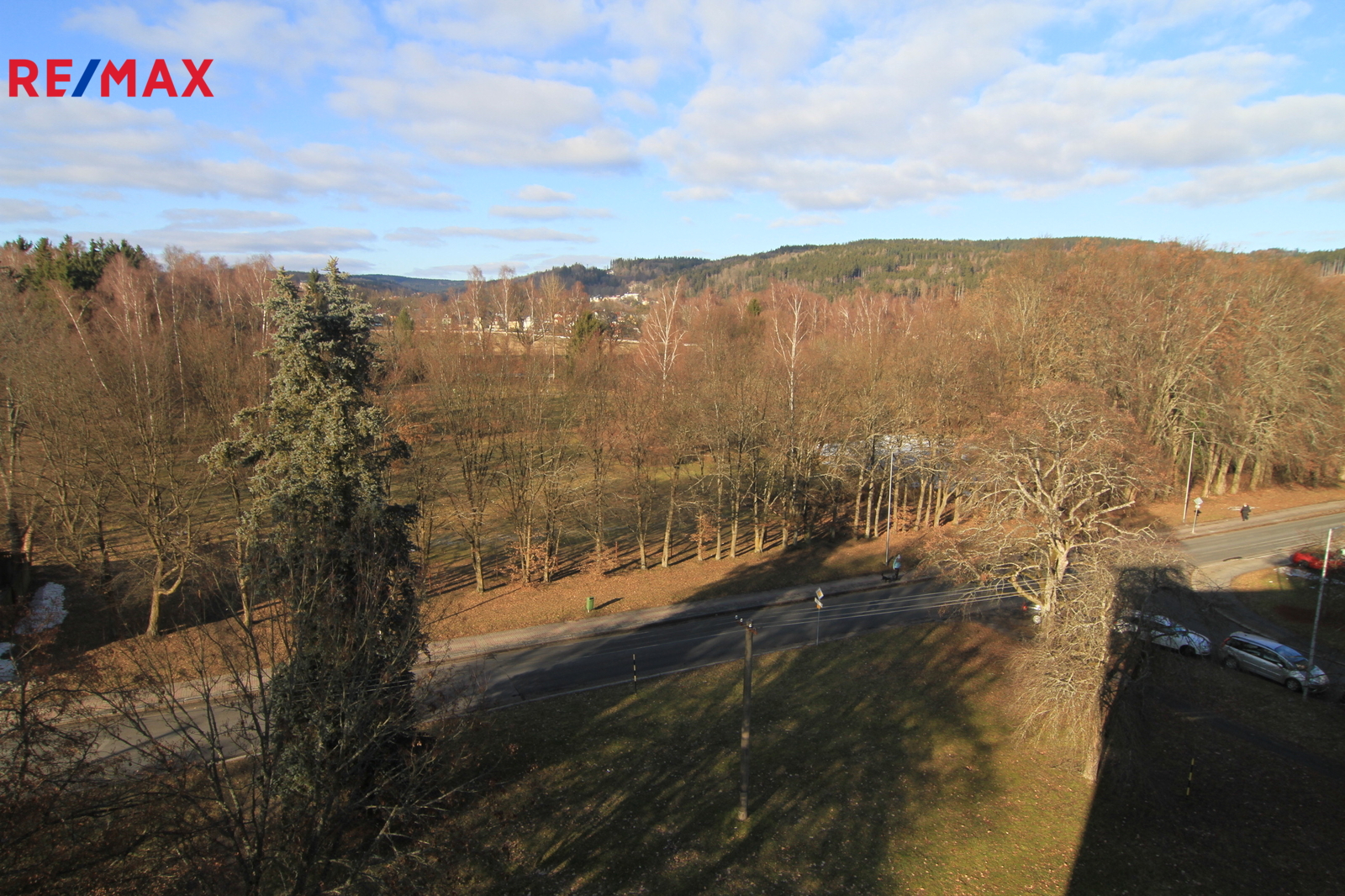 Pohled z bytu do přírody