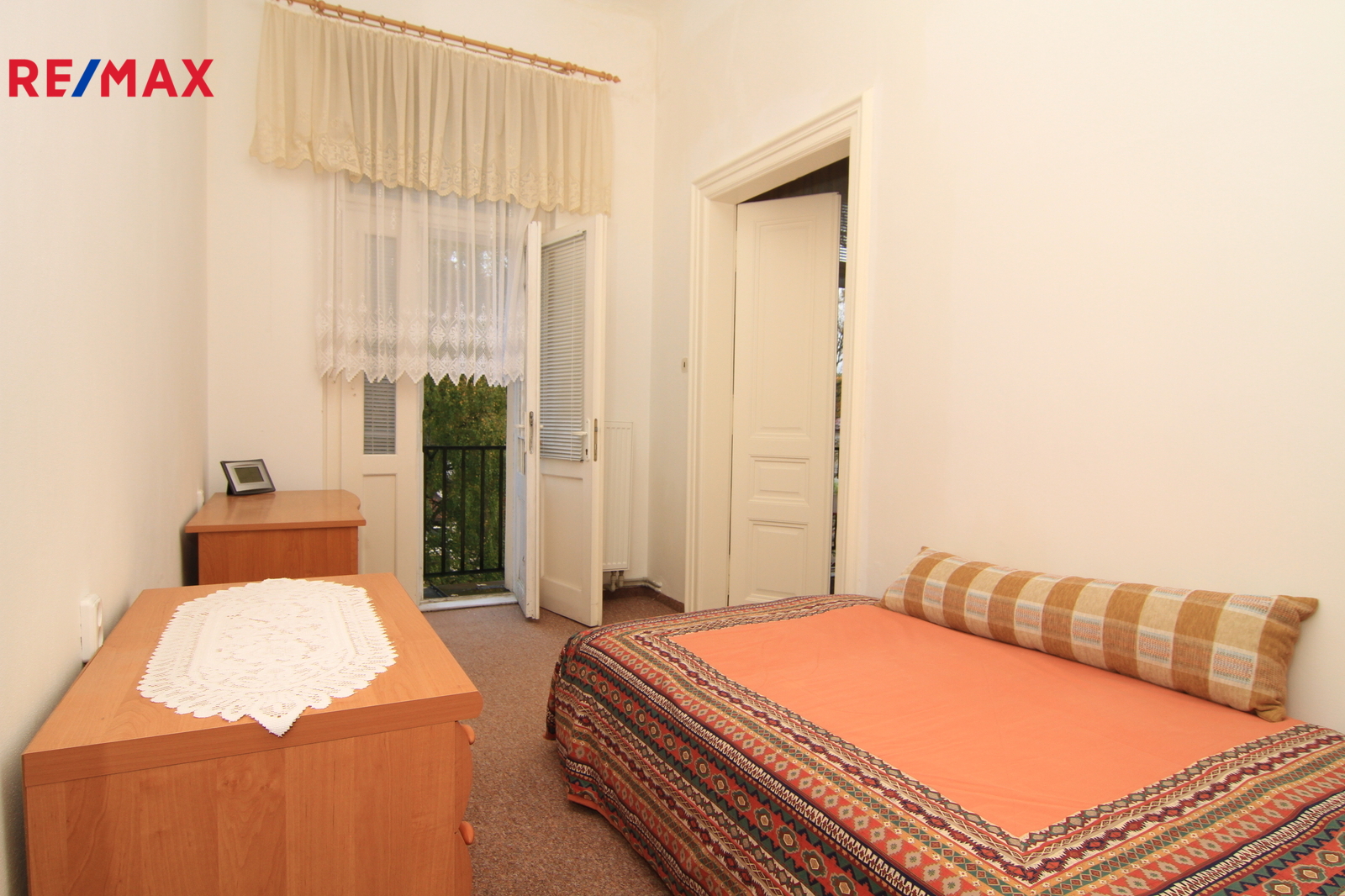 Pokoj-ložnice-pracovna