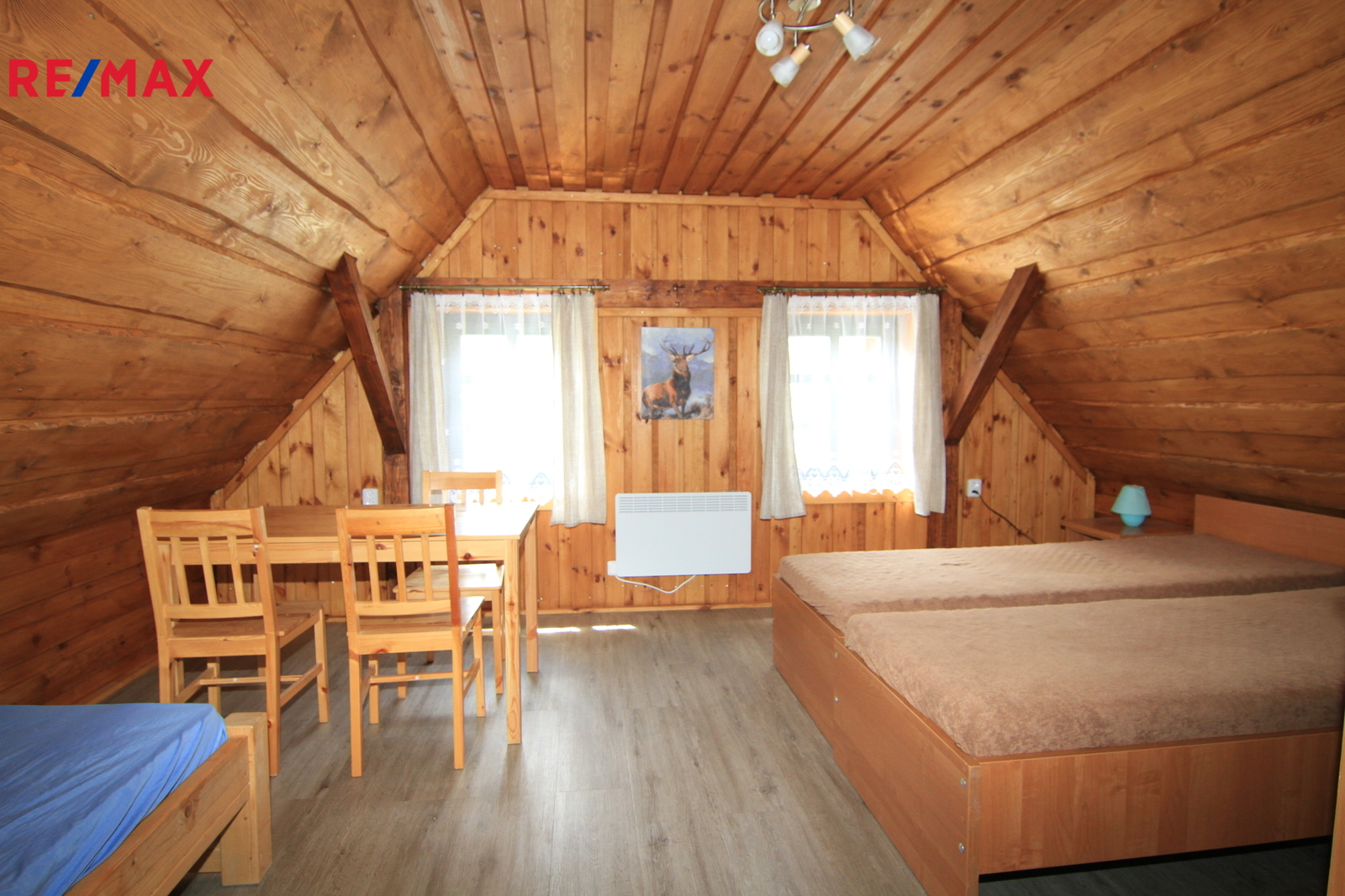 pokoj 2 podkroví