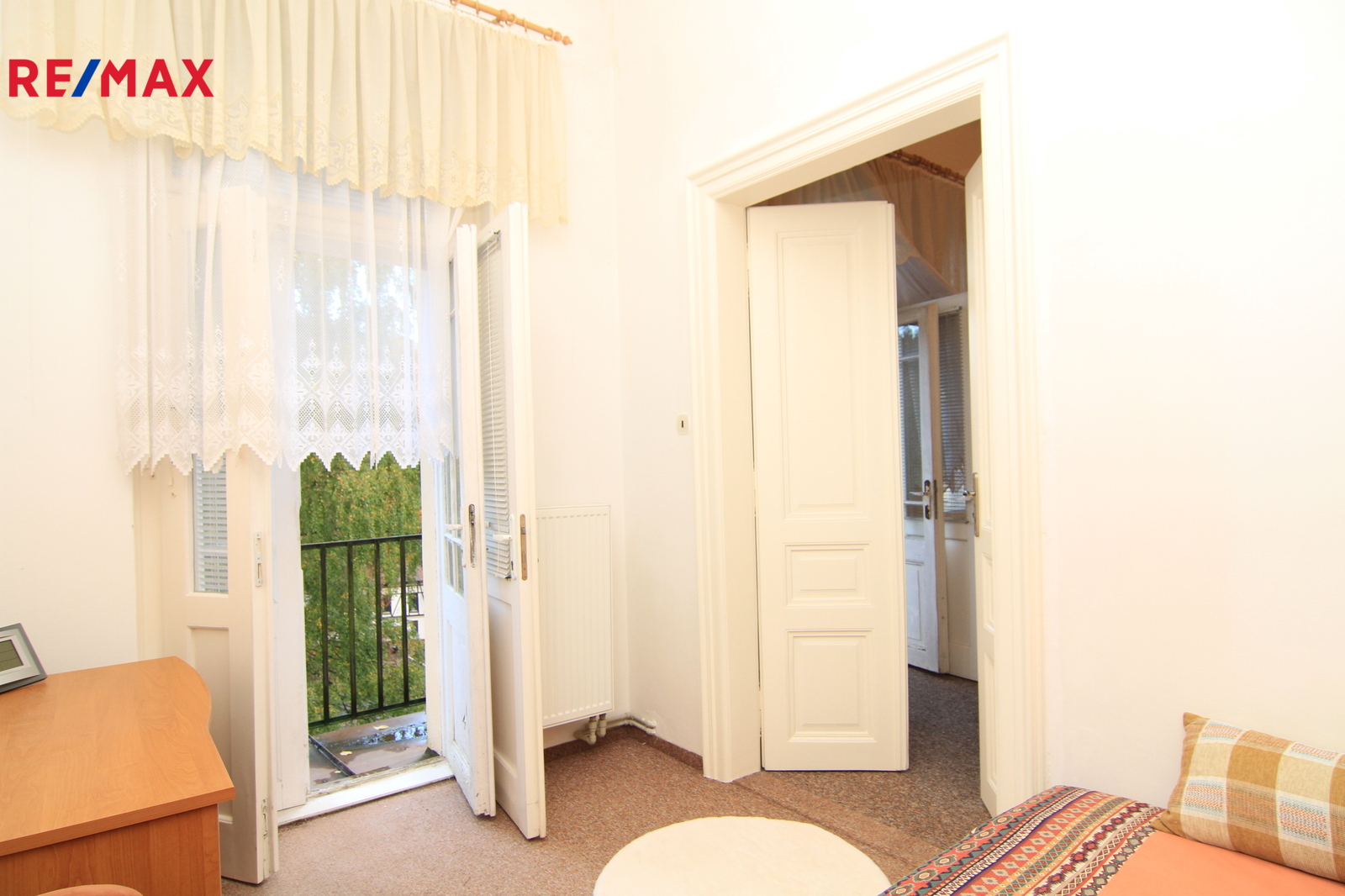 Krásné dřevěné dveře