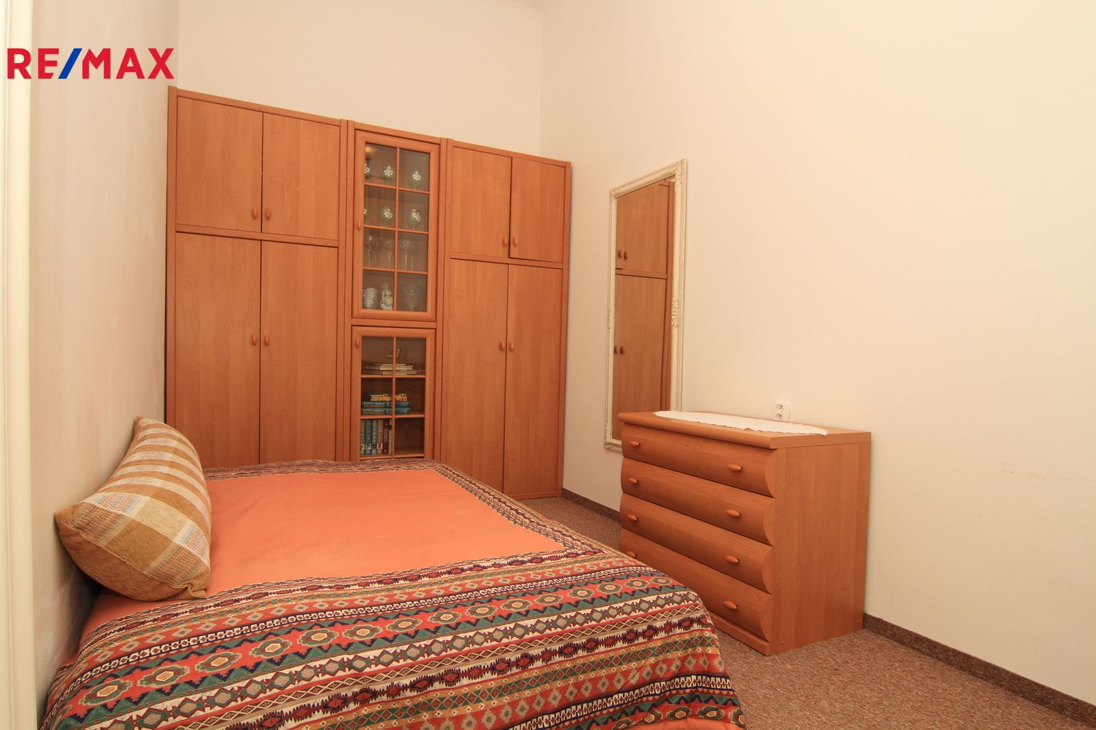 Pokoj-ložnice-pracovna