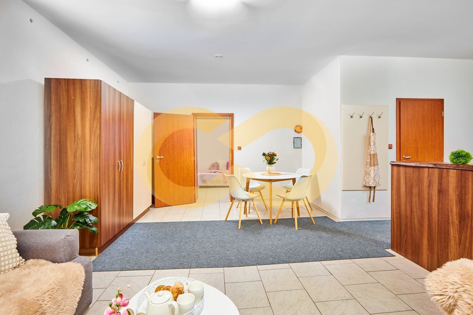 02-obývací pokoj s kuchyní.jpg