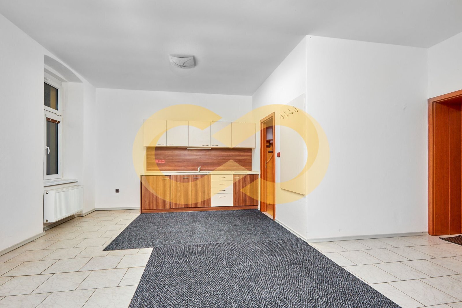 02-obývací pokoj s kuchyní.jpg