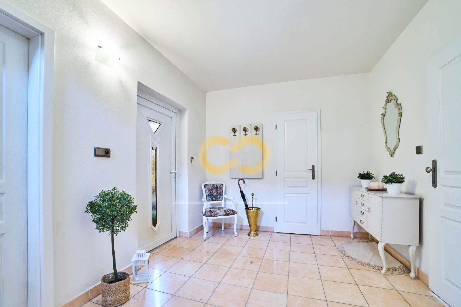 11-Vstupní chodba.jpg