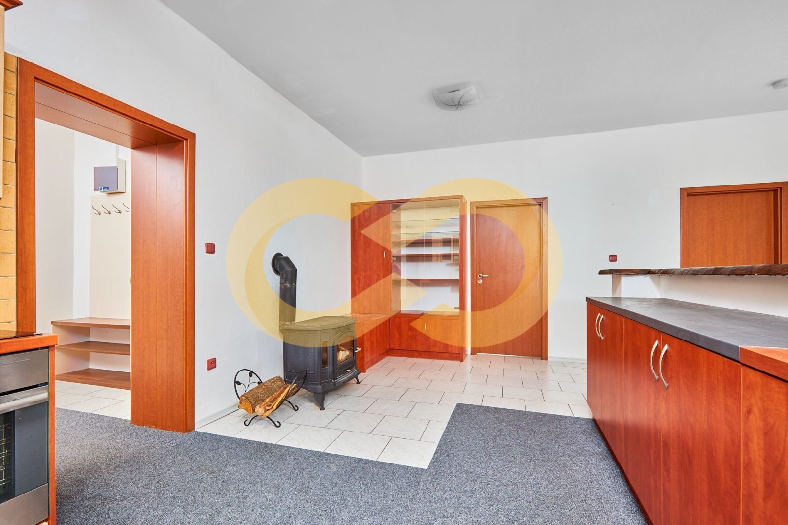 03-obývací pokoj s kuchyní.jpg