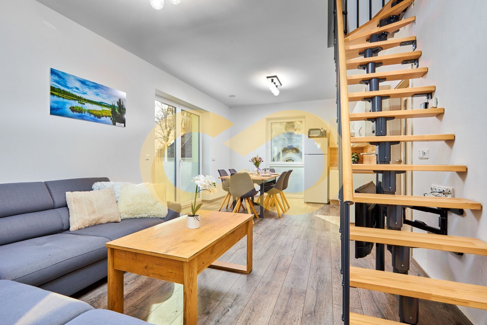 02-obývací pokoj s kuchyní.jpg