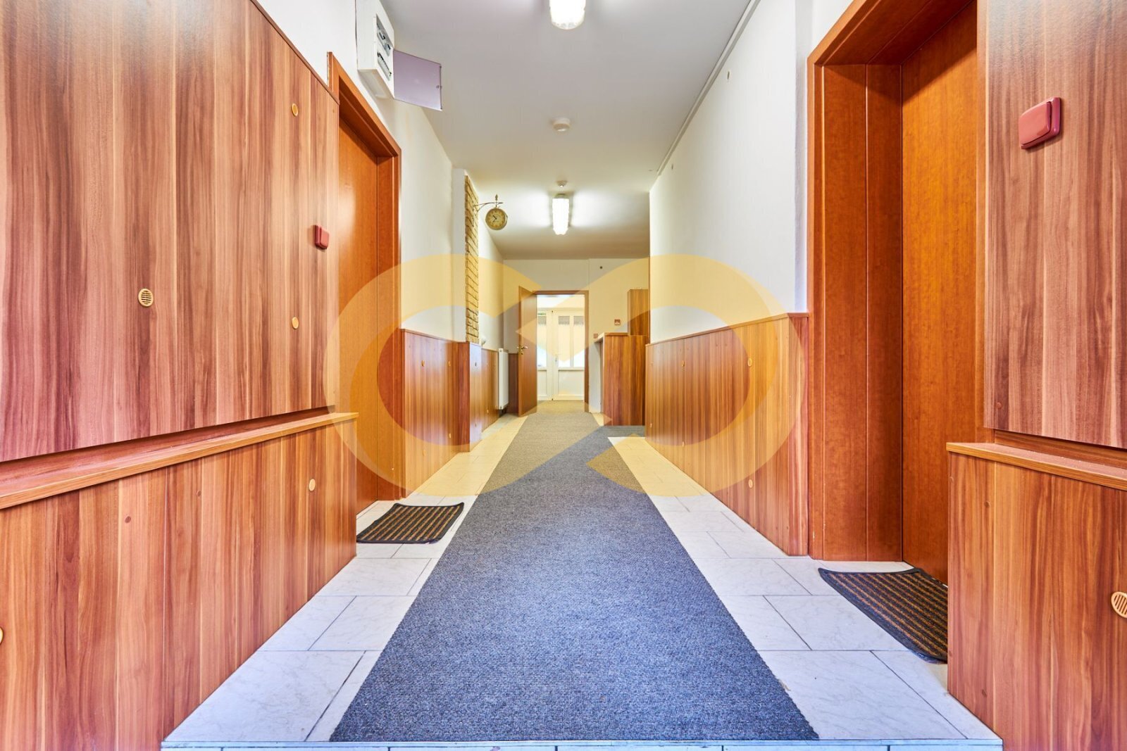 02-dolní chodba.jpg