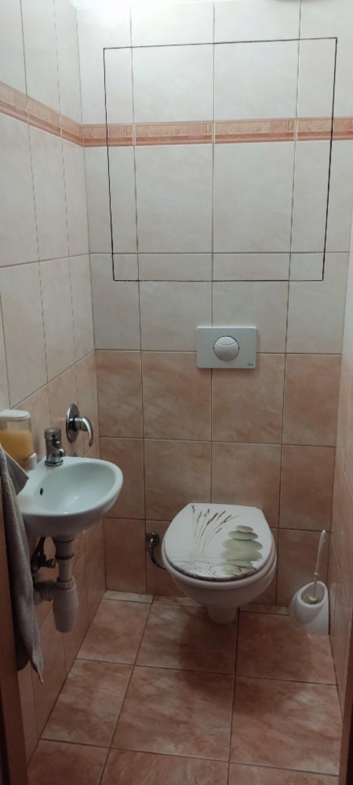 toaleta.jpg
