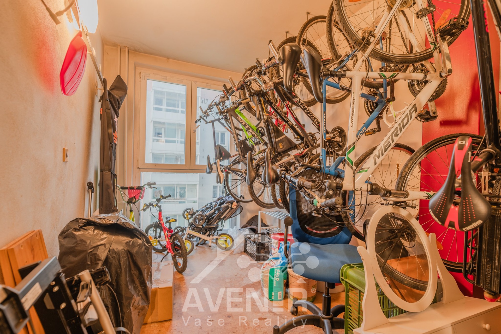 Kola?rka na patr?e bytu